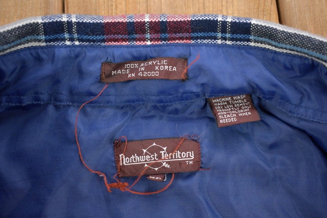 Vintage 1990s Northwest Territory Plaid Flannel Button Up Shirt Men's XL - Image 3