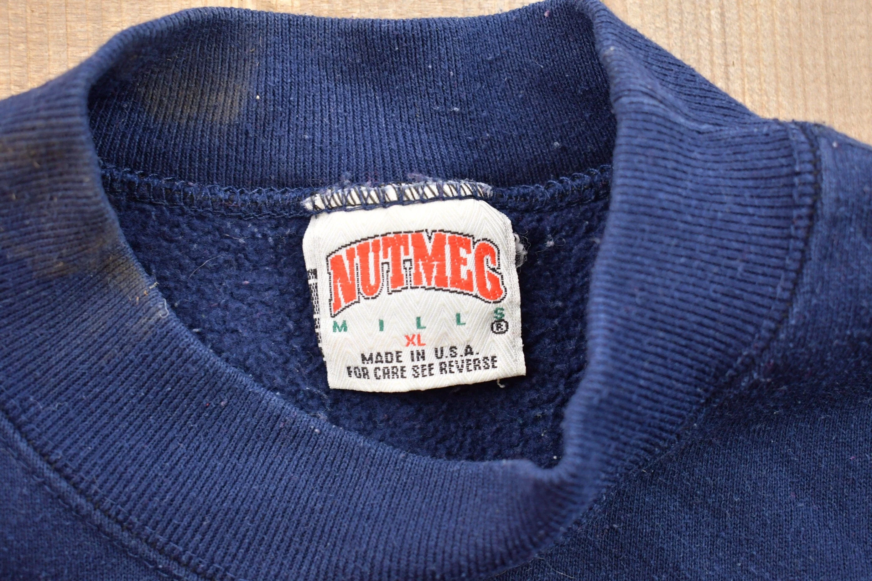 Vintage 1990s Nutmeg Chicago Bears NFL Embroidered Crewneck Sweatshirt Men's XL - Image 4