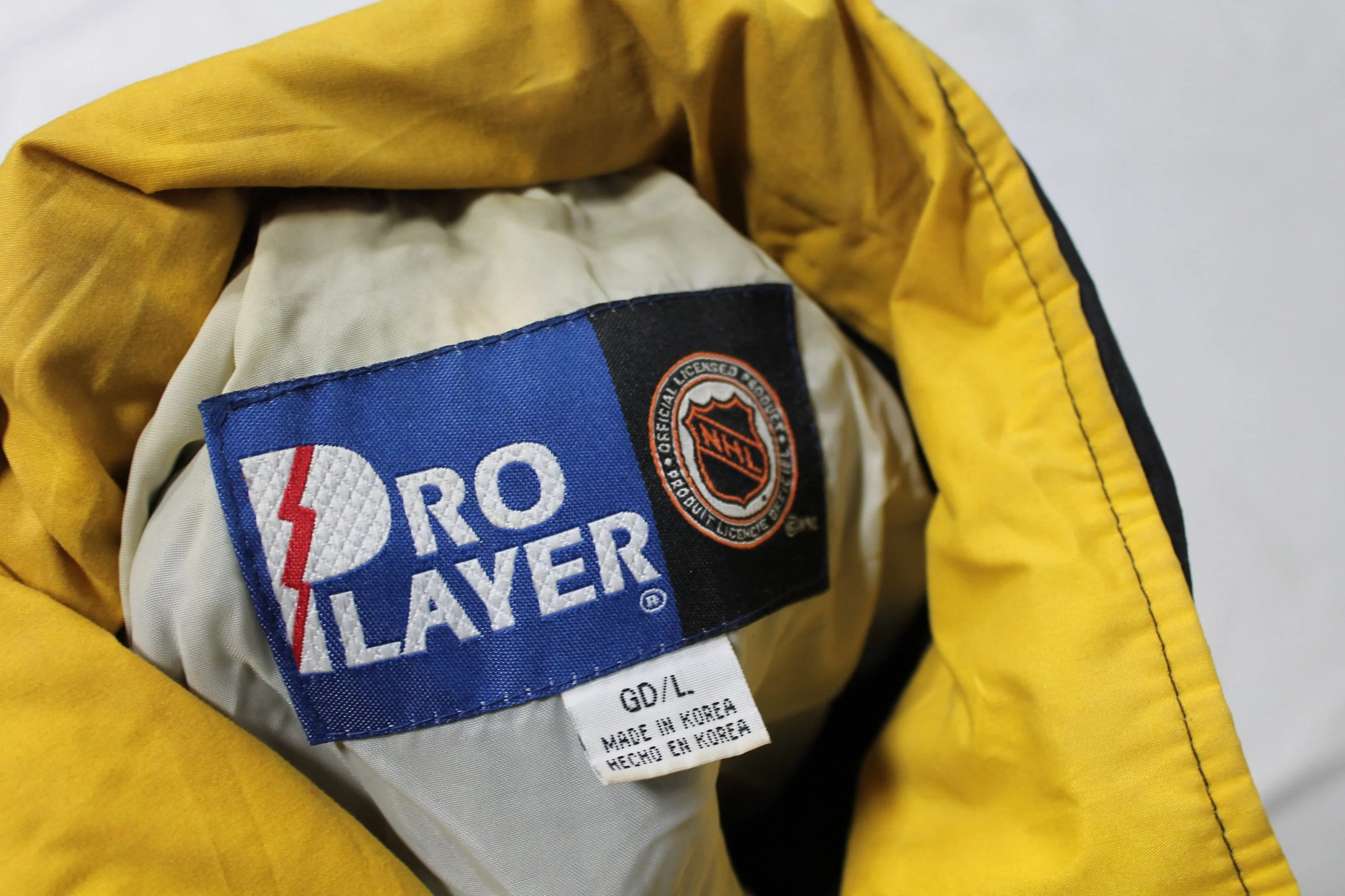 Vintage 1990s Pittsburgh Penguins NHL Pro Player Jacket Men's Large - Image 4