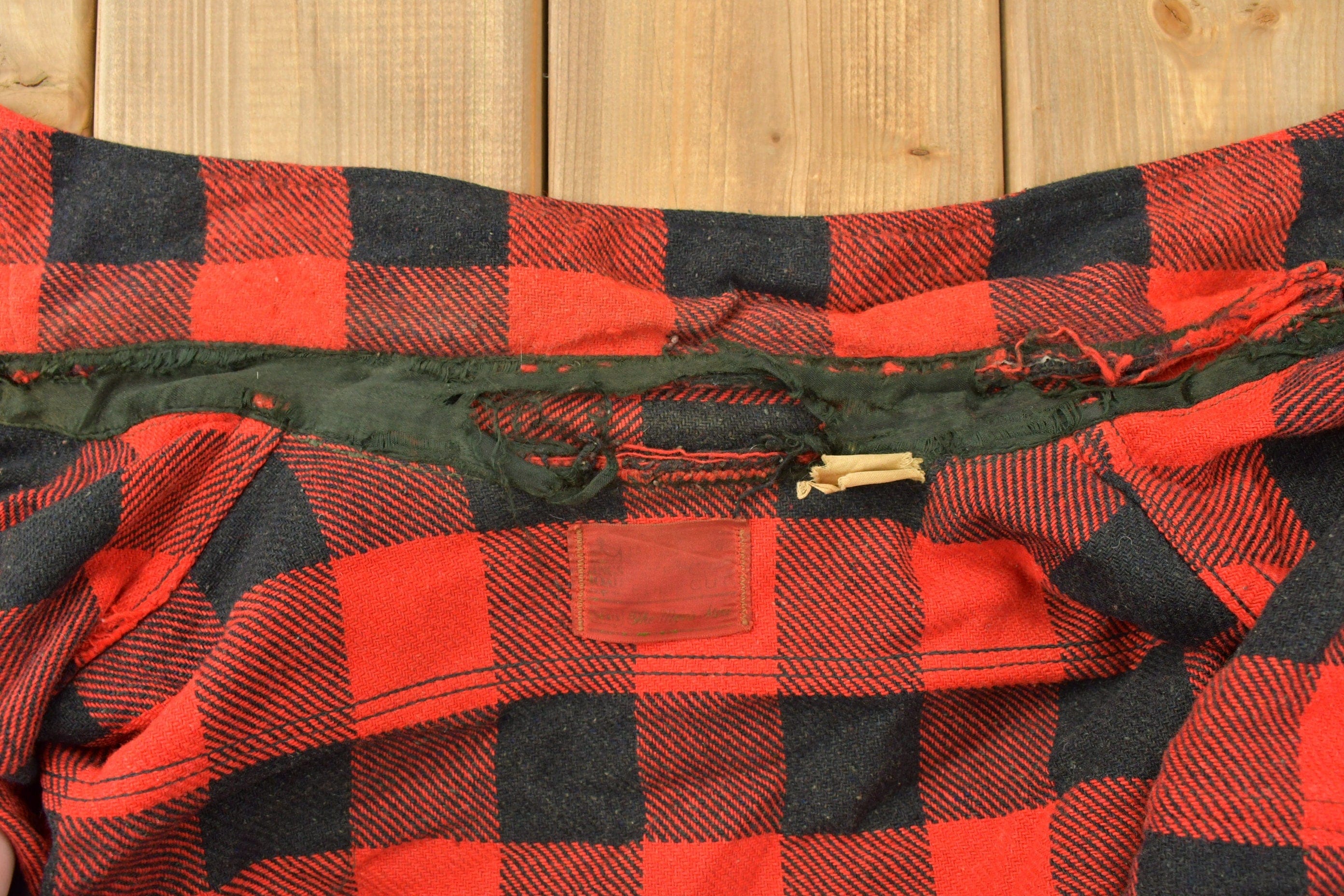 Vintage 1990s Red Plaid Flannel Button Up Shirt Men's Large - Image 4