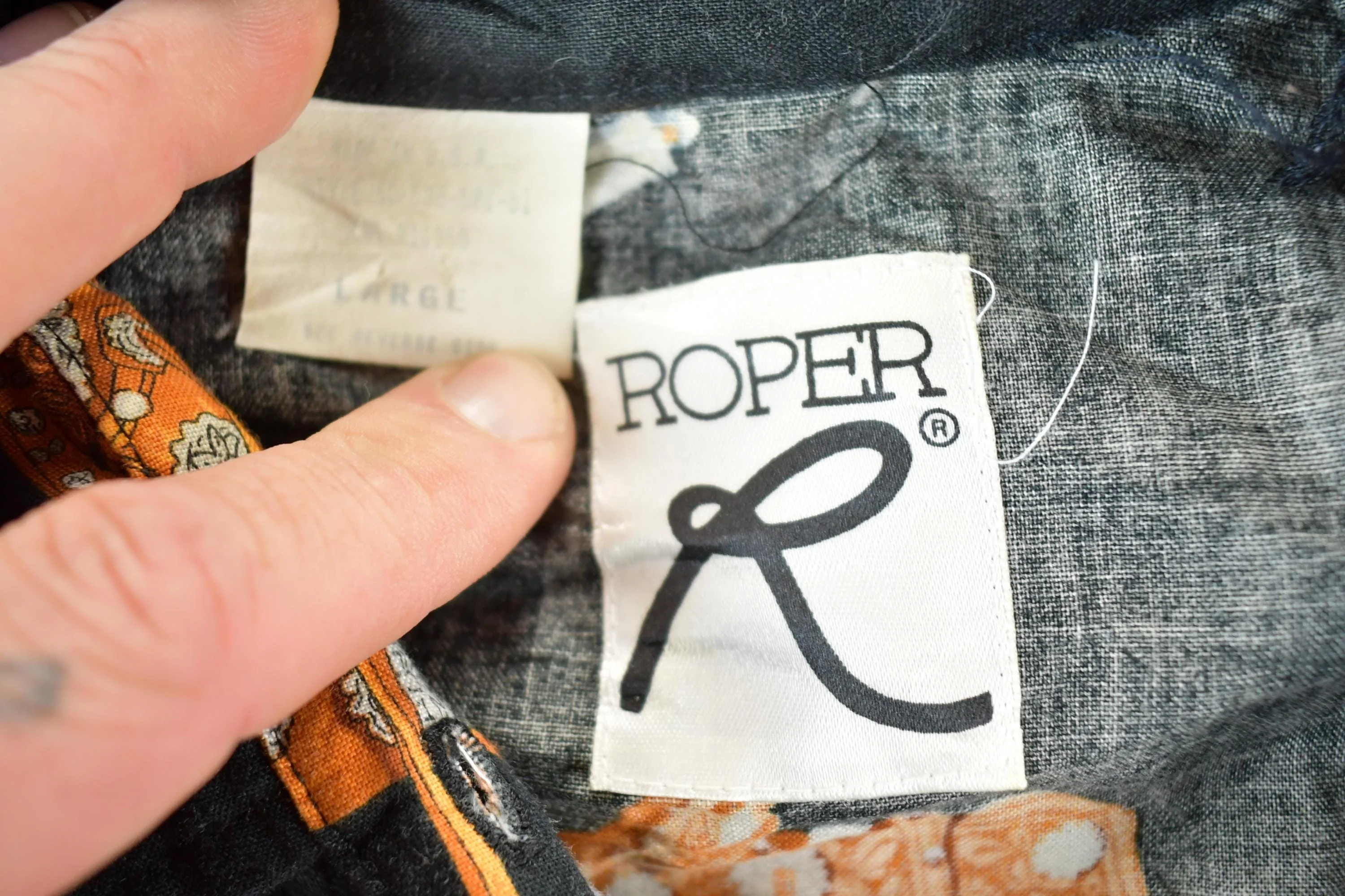 Vintage 1990s Roper Western Button Up AOP Saddle Print Shirt Men's L - Image 6