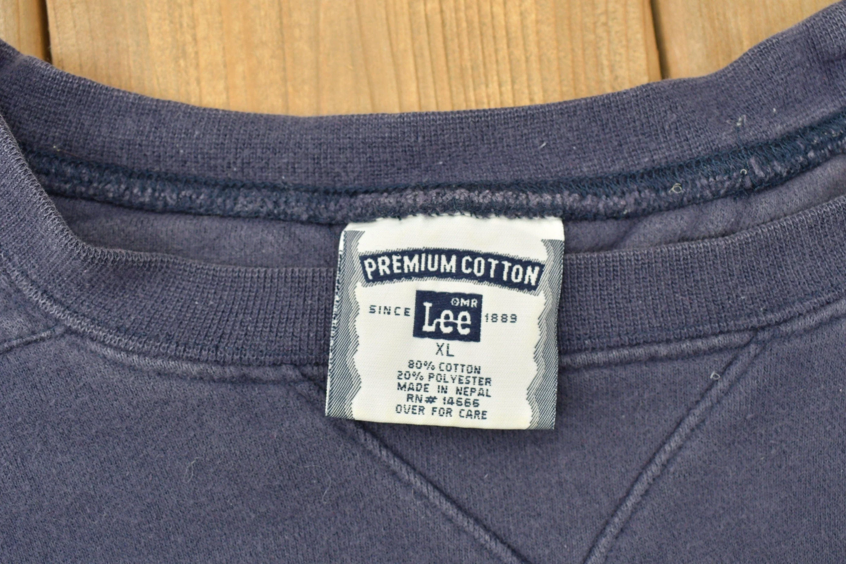 Vintage 1990s RVC Nursing Veterinary College Crewneck Men's 2XL - Image 3