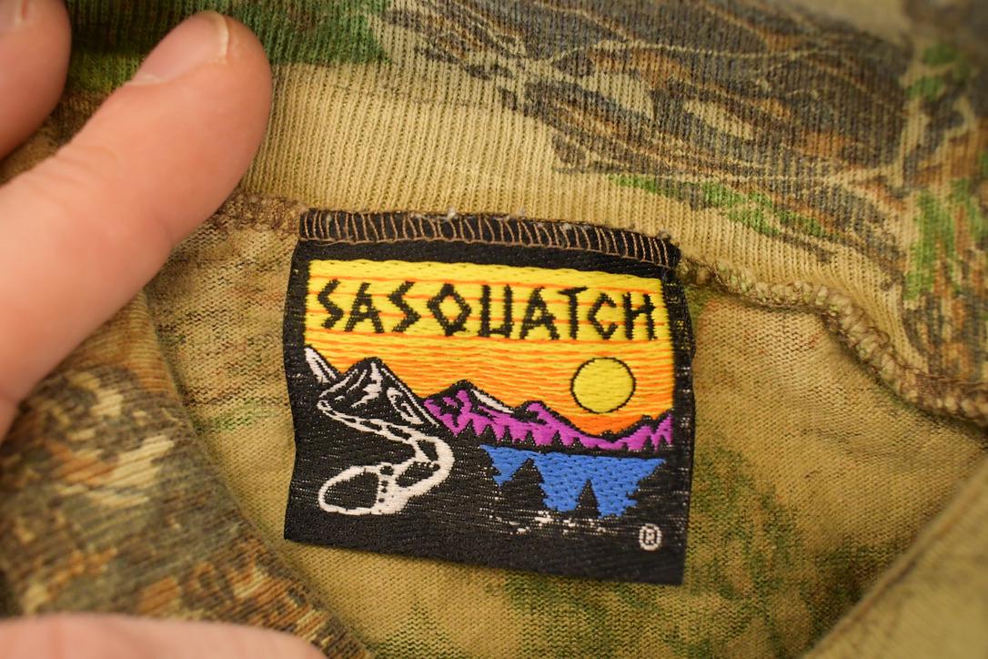 Vintage 1990s Sasquatch Realtree Camo Turtleneck Crewneck Sweatshirt Men's L - Image 3