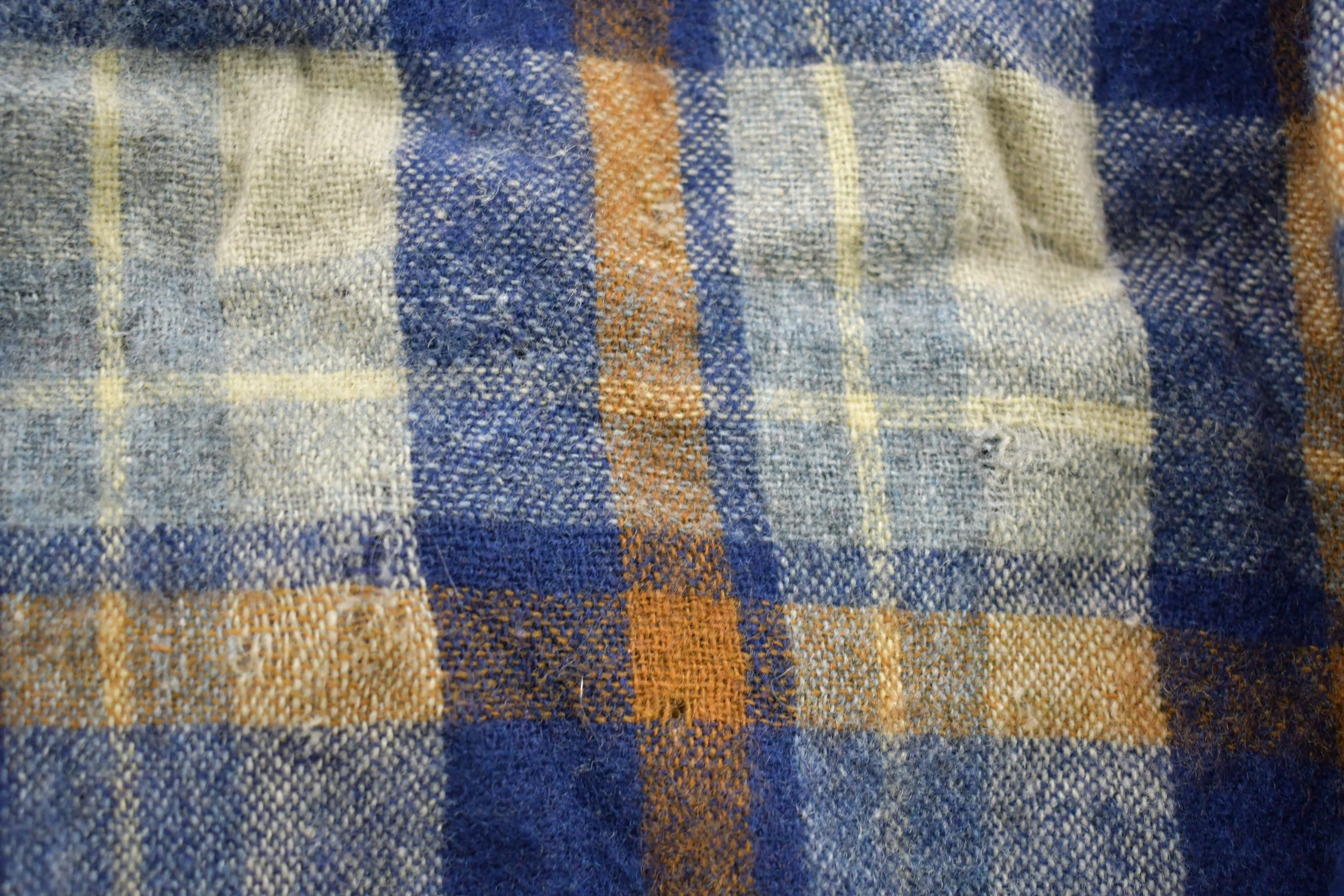 Vintage 1990s Sears Reprocessed Wool Plaid Flannel Button Up Shirt Men's Medium - Image 7