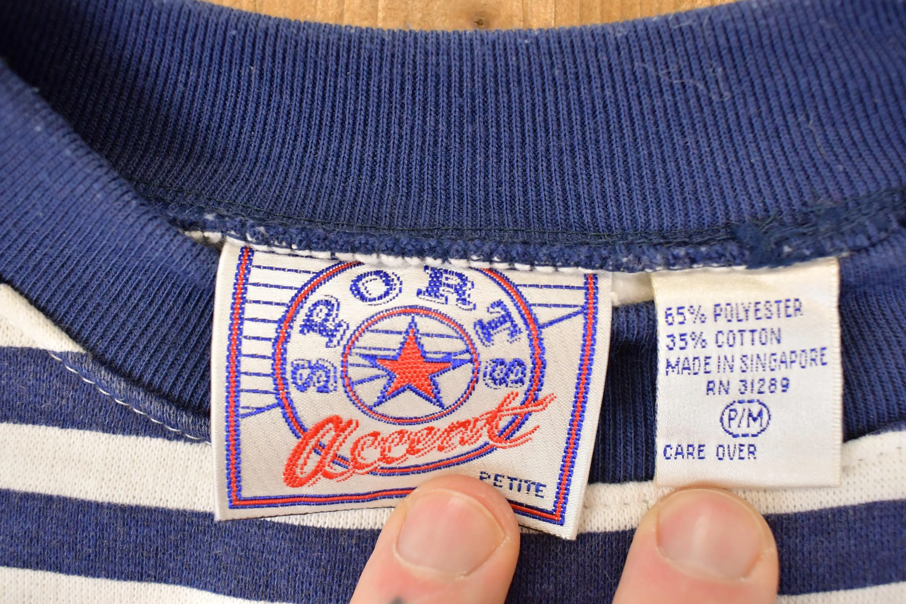 Vintage 1990s Sports Accent Embroidered Nautical Crewneck Sweatshirt Women's M - Image 4