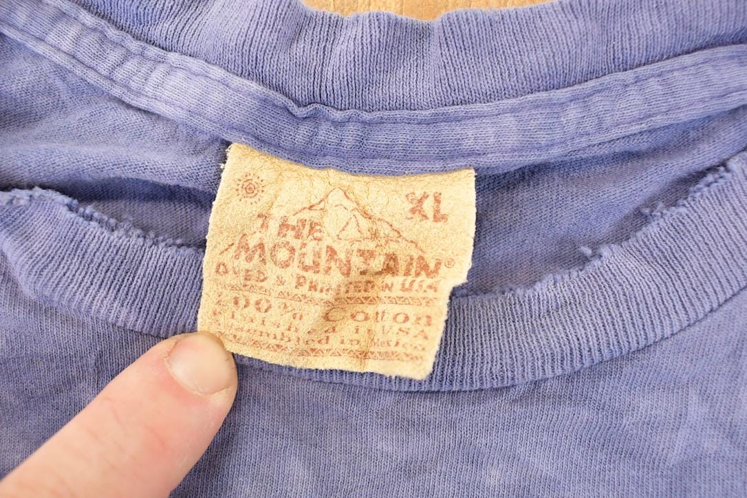 Vintage 1990s The Mountain Two Loons Souvenir Travel T-Shirt Men's XL - Image 4
