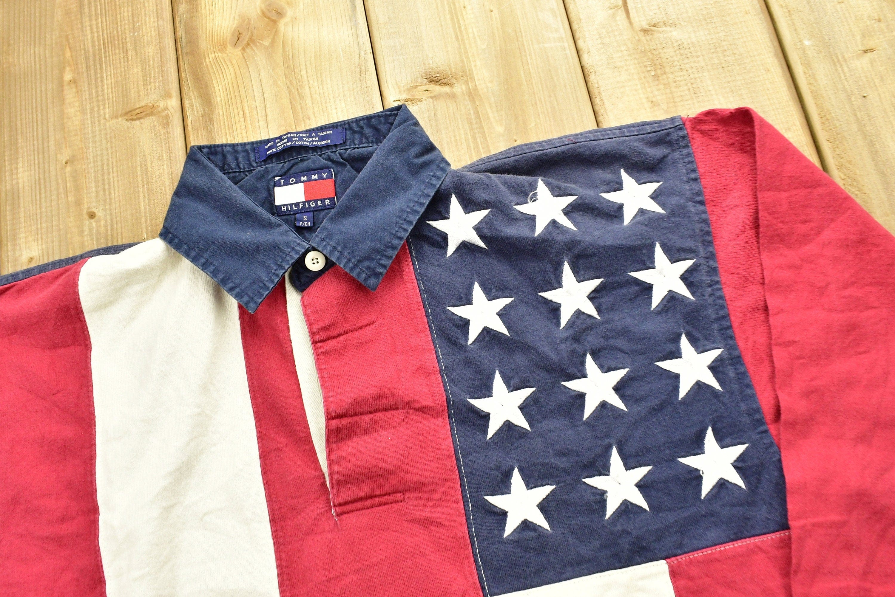 Vintage 1990s Tommy Hilfiger American Flag Rugby Shirt Classic - Image 4