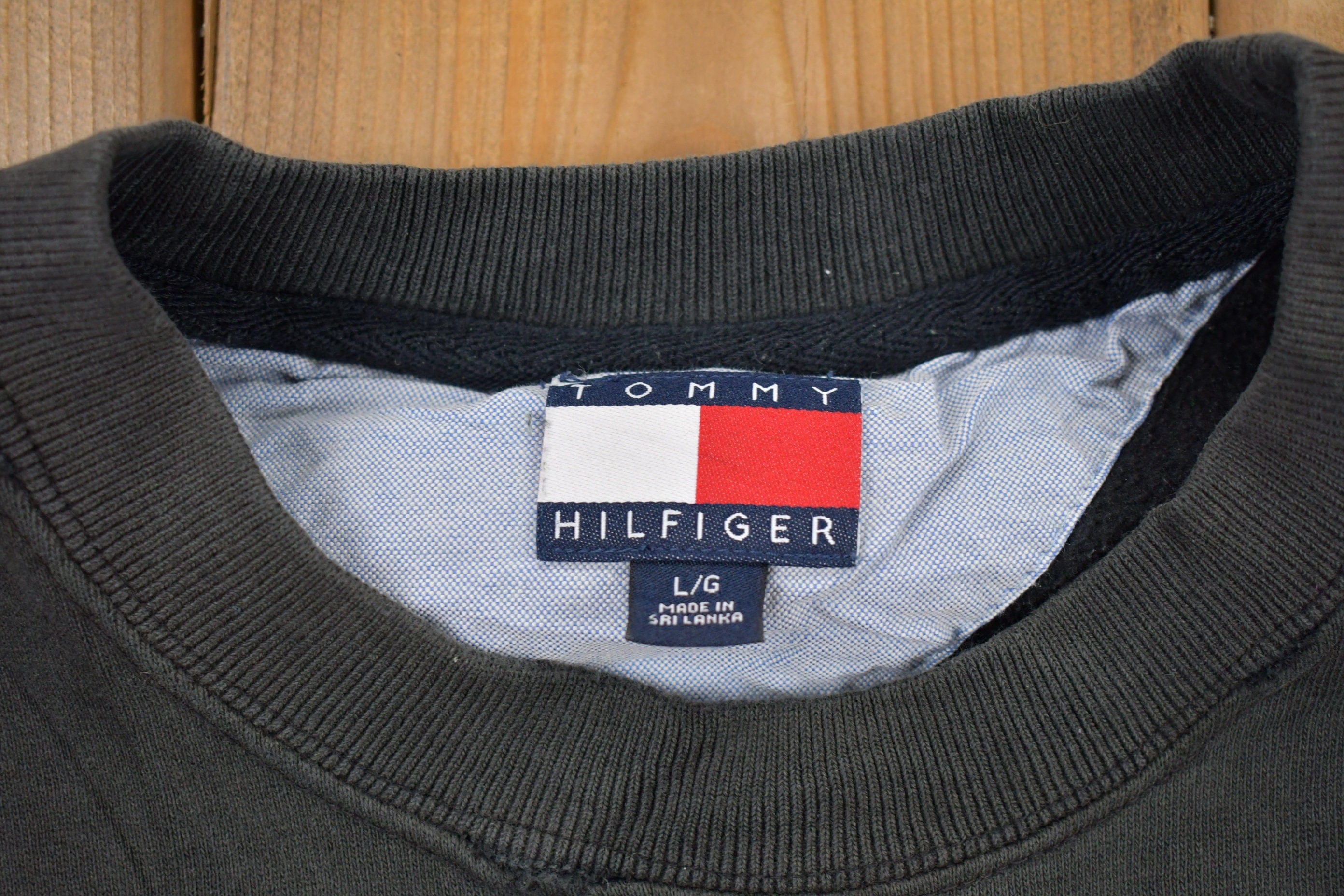 Vintage 1990s Tommy Hilfiger Crewneck Sweatshirt Men's Large - Image 3