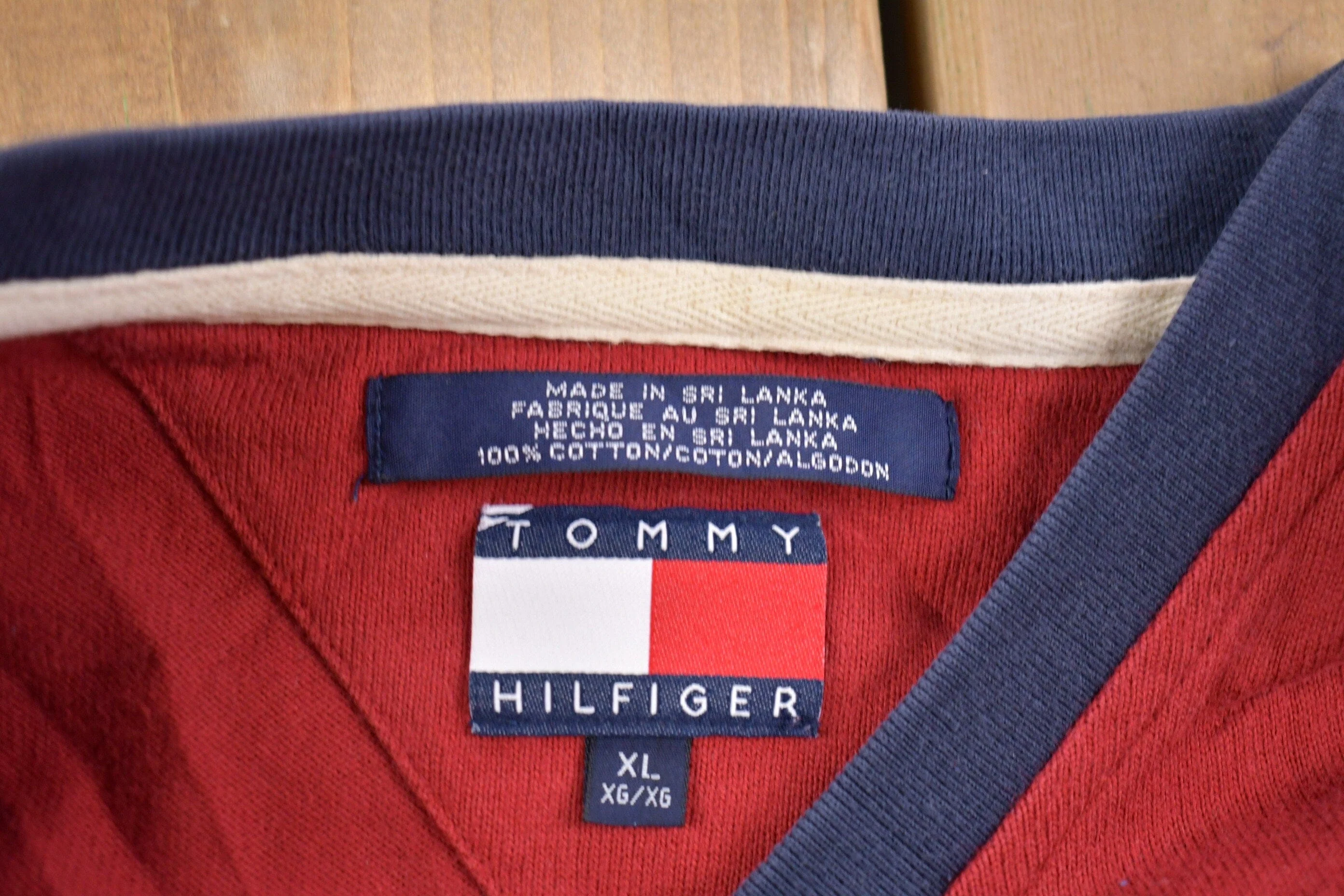 Vintage 1990s Tommy Hilfiger Embroidered Long Sleeve T-Shirt Men's XL - Image 4