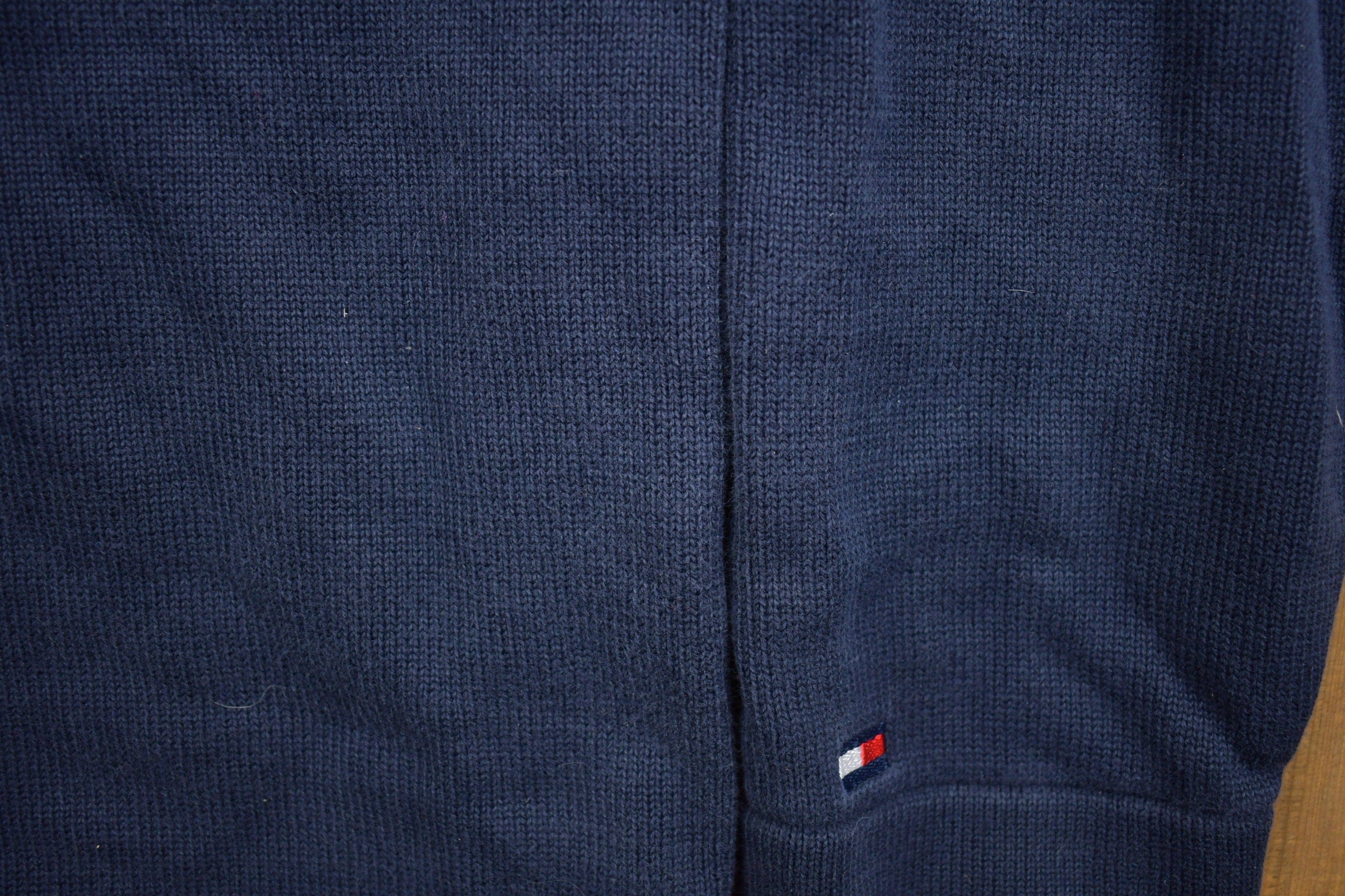 Vintage 1990s Tommy Hilfiger Embroidered Striped Knitted Sweater Men's Medium - Image 6