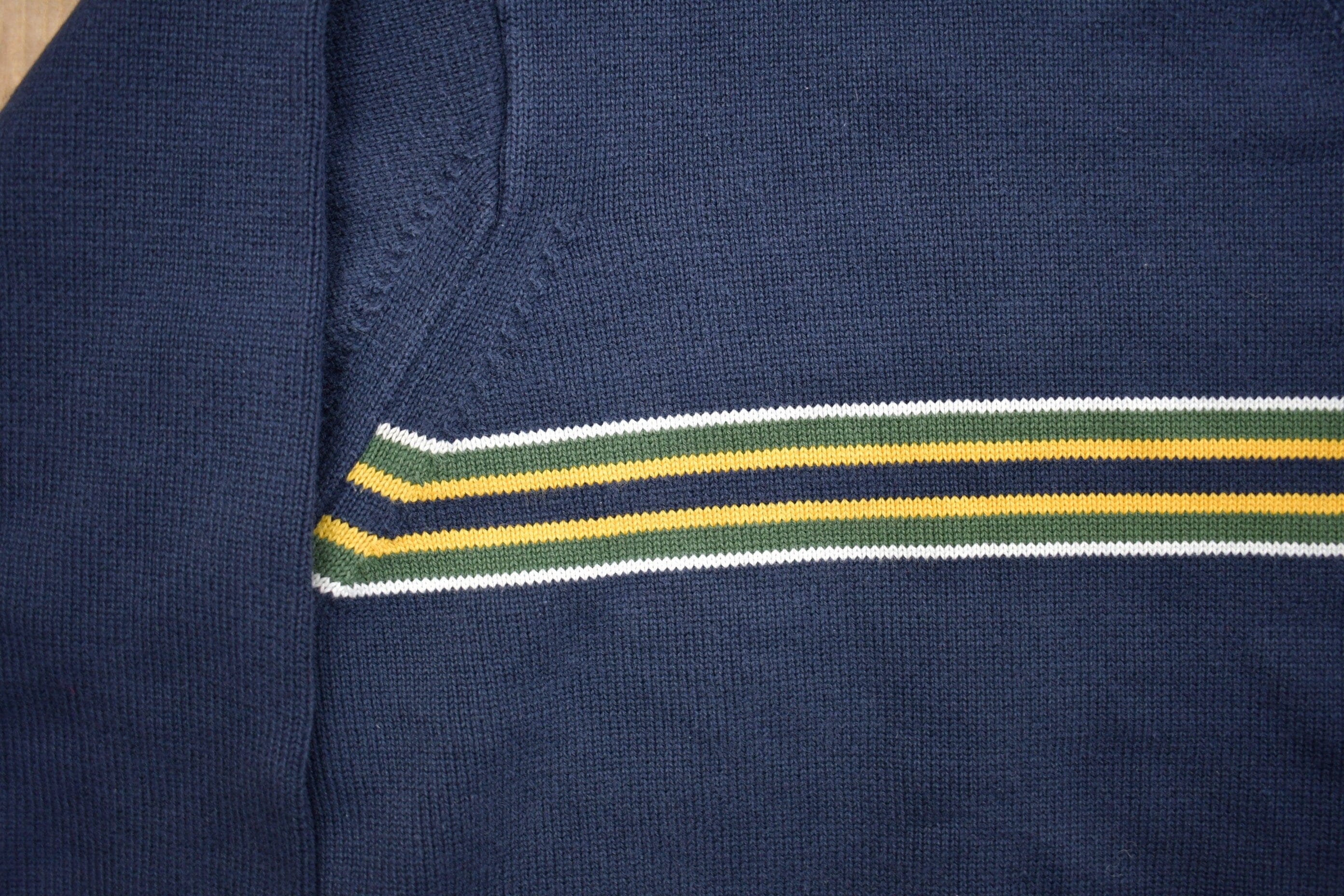 Vintage 1990s Tommy Hilfiger Embroidered Striped Knitted Sweater Men's Medium - Image 7