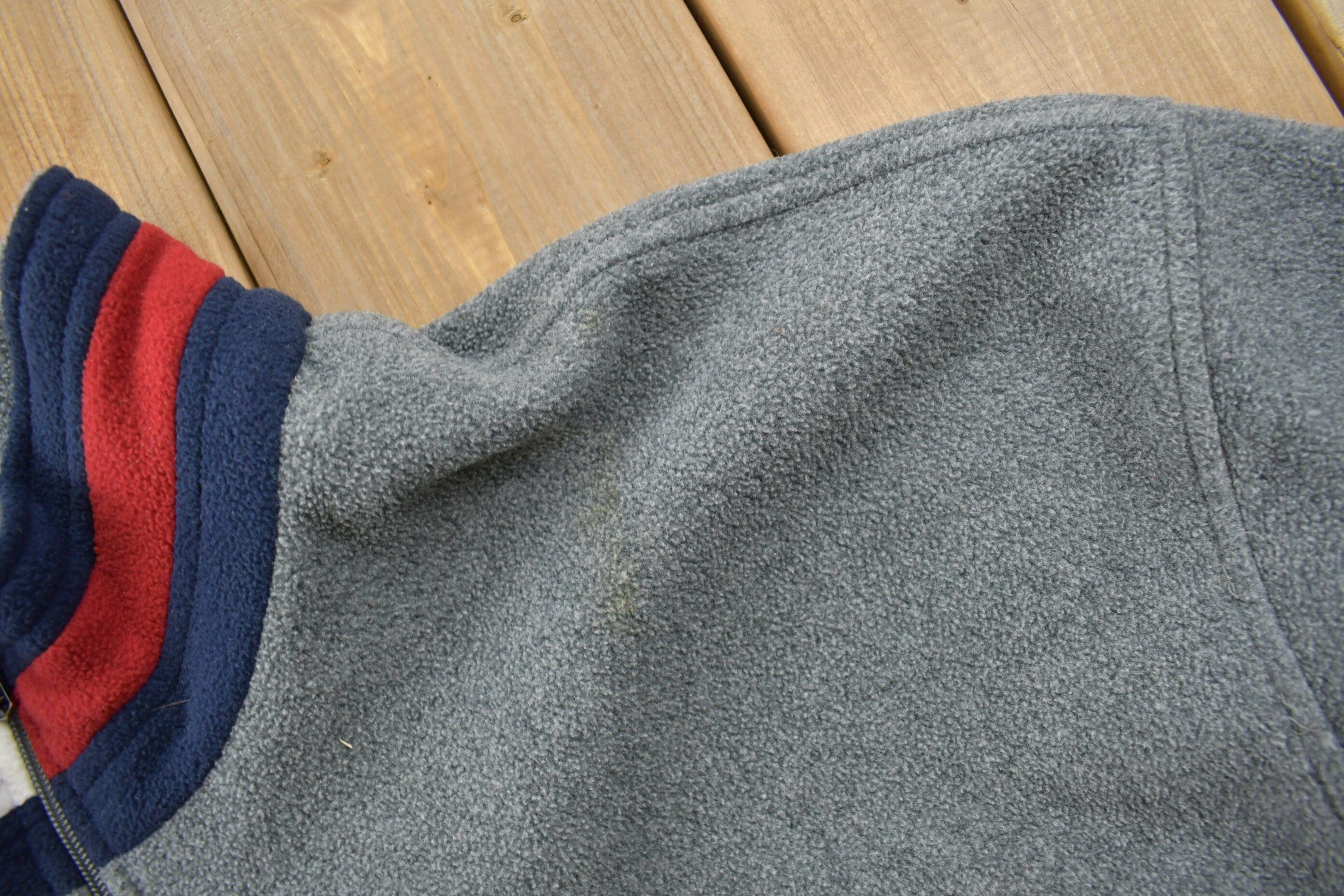 Vintage 1990s Tommy Hilfiger Flag Collar Quarter Zip Fleece Sweater Men's 2XL - Image 4