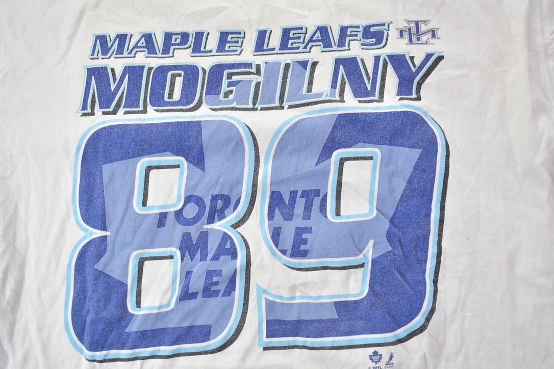 Vintage 1990s Toronto Maple Leafs Mogilny 89 NHL Graphic T-Shirt Men's Large - Image 4