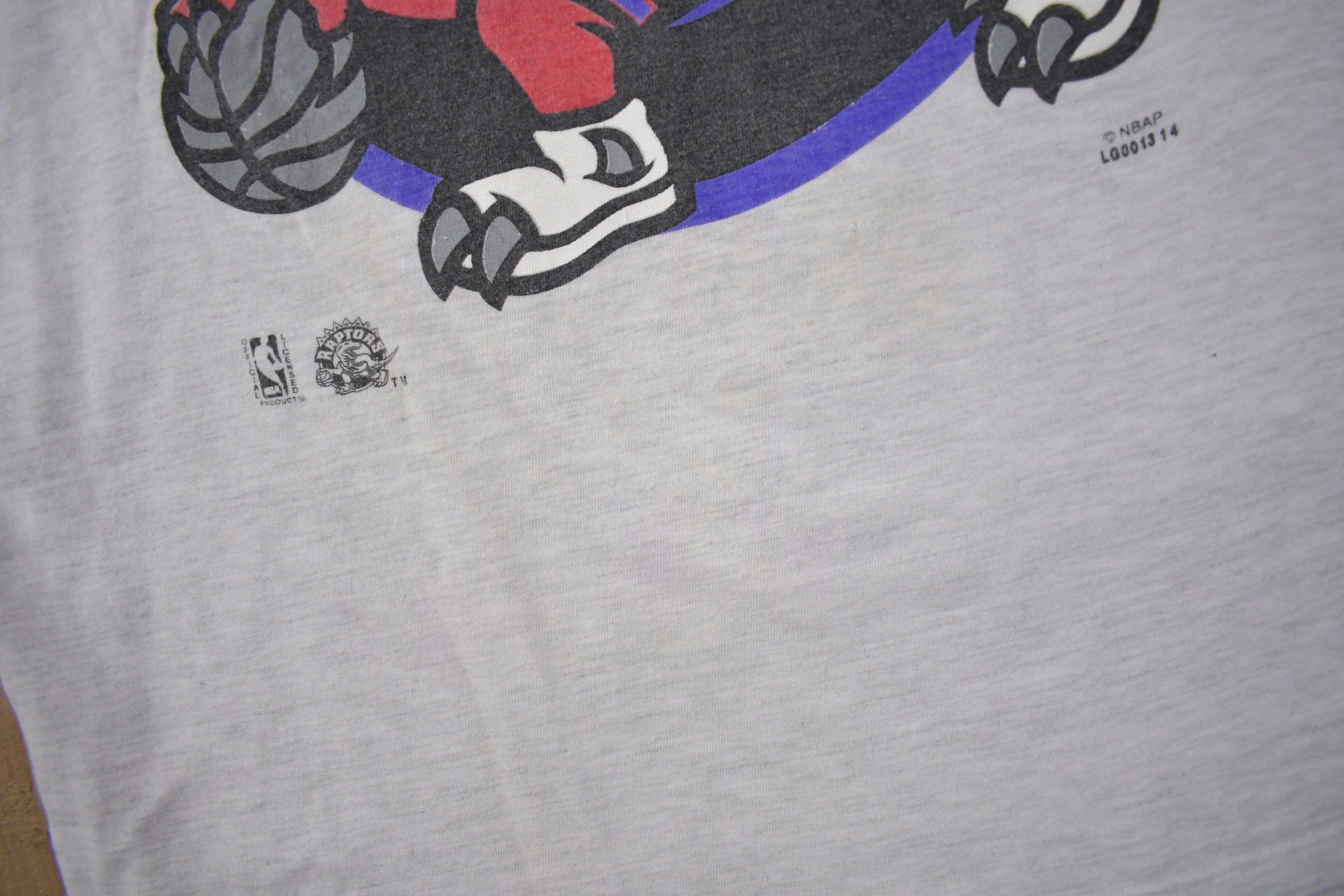 Vintage 1990s Toronto Raptors NBA Graphic T-Shirt Men's XL - Image 4