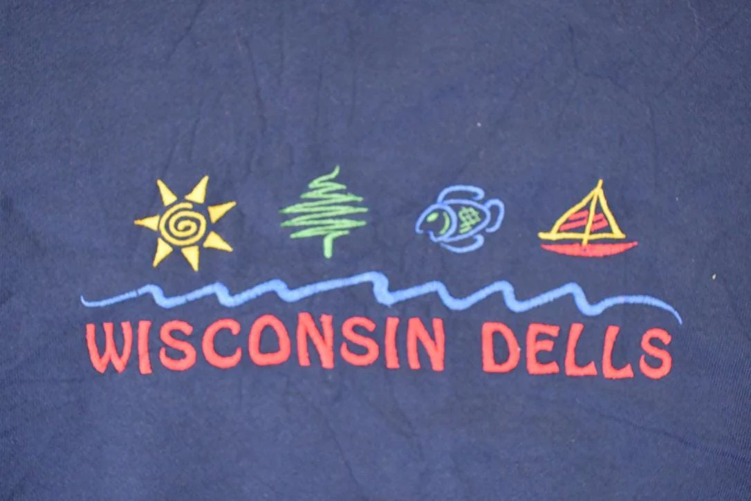 Vintage 1990s Wisconsin Dells Embroidered Sun Crewneck Sweatshirt Men's L - Image 3