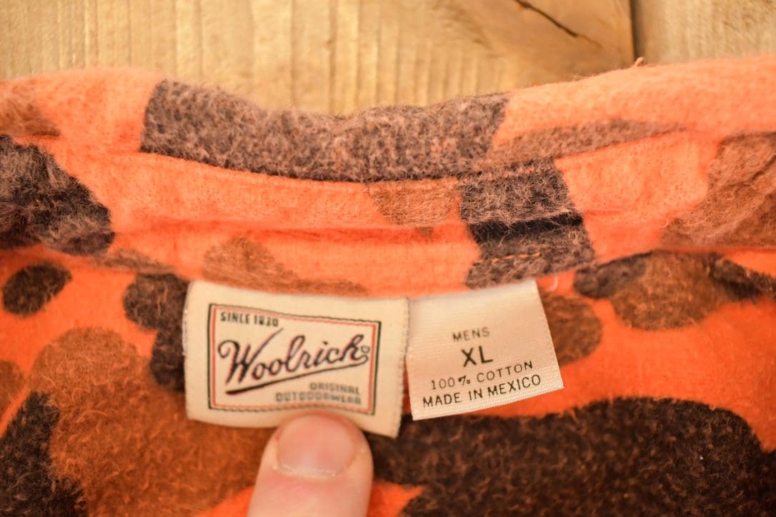 Vintage 1990s Woolrich Orange Camo Button Up Flannel Shirt Men's L - Image 5