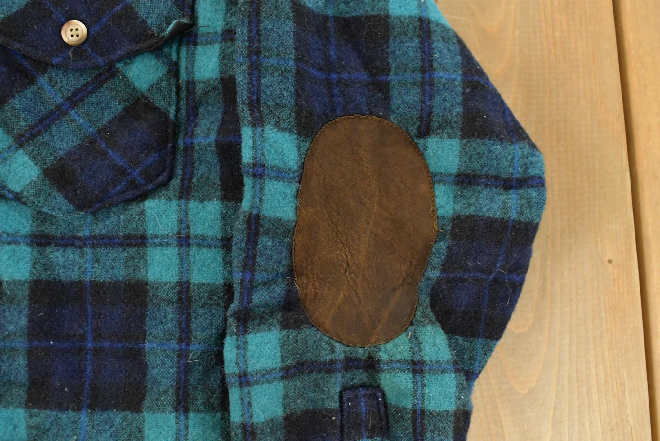 Vintage 1990s Woolrich Plaid Flannel Button Up Shirt Men's XL - Image 3