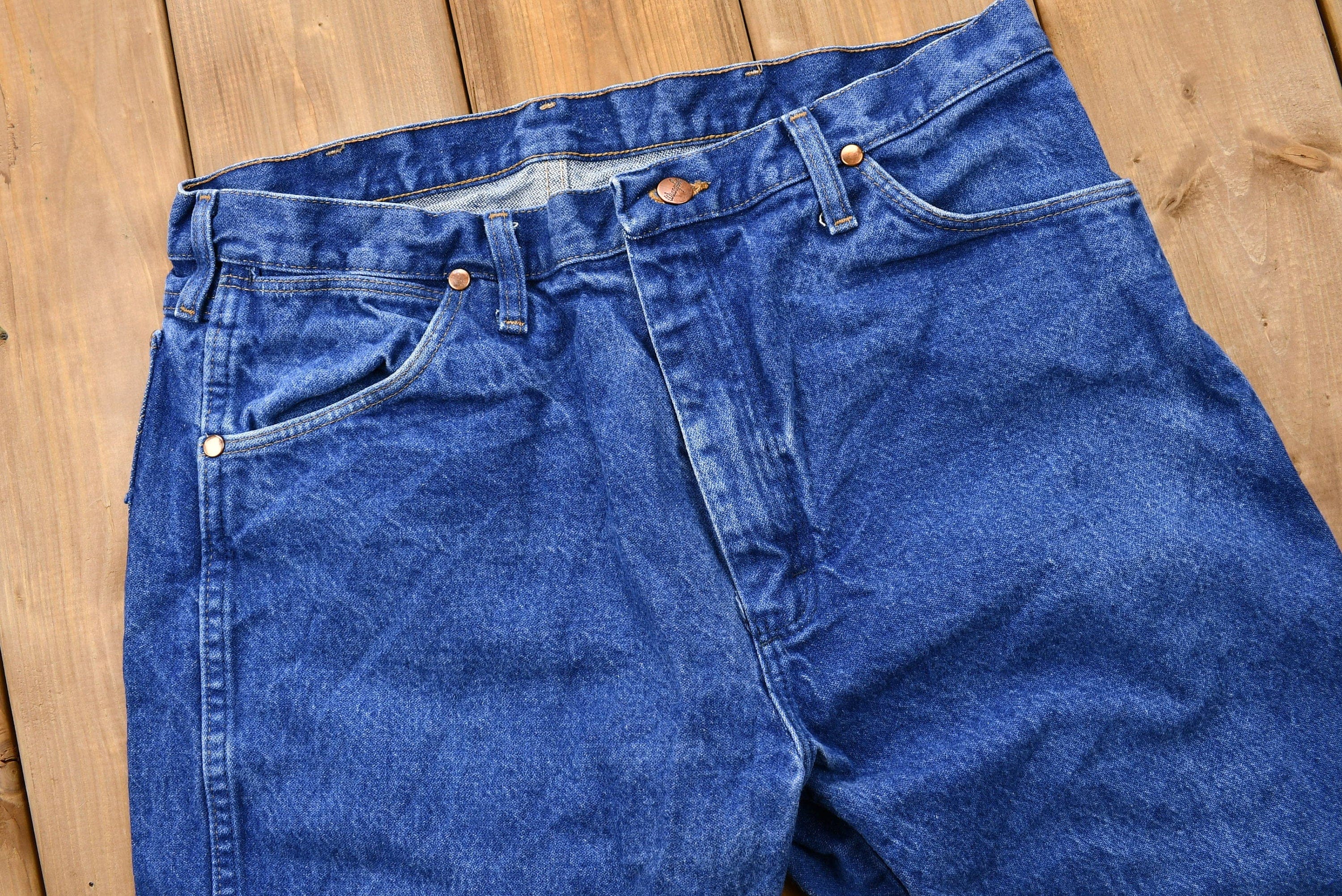 Vintage 1990s Wrangler Mid-Wash Bootcut Denim Jeans Men's 34 - Image 3