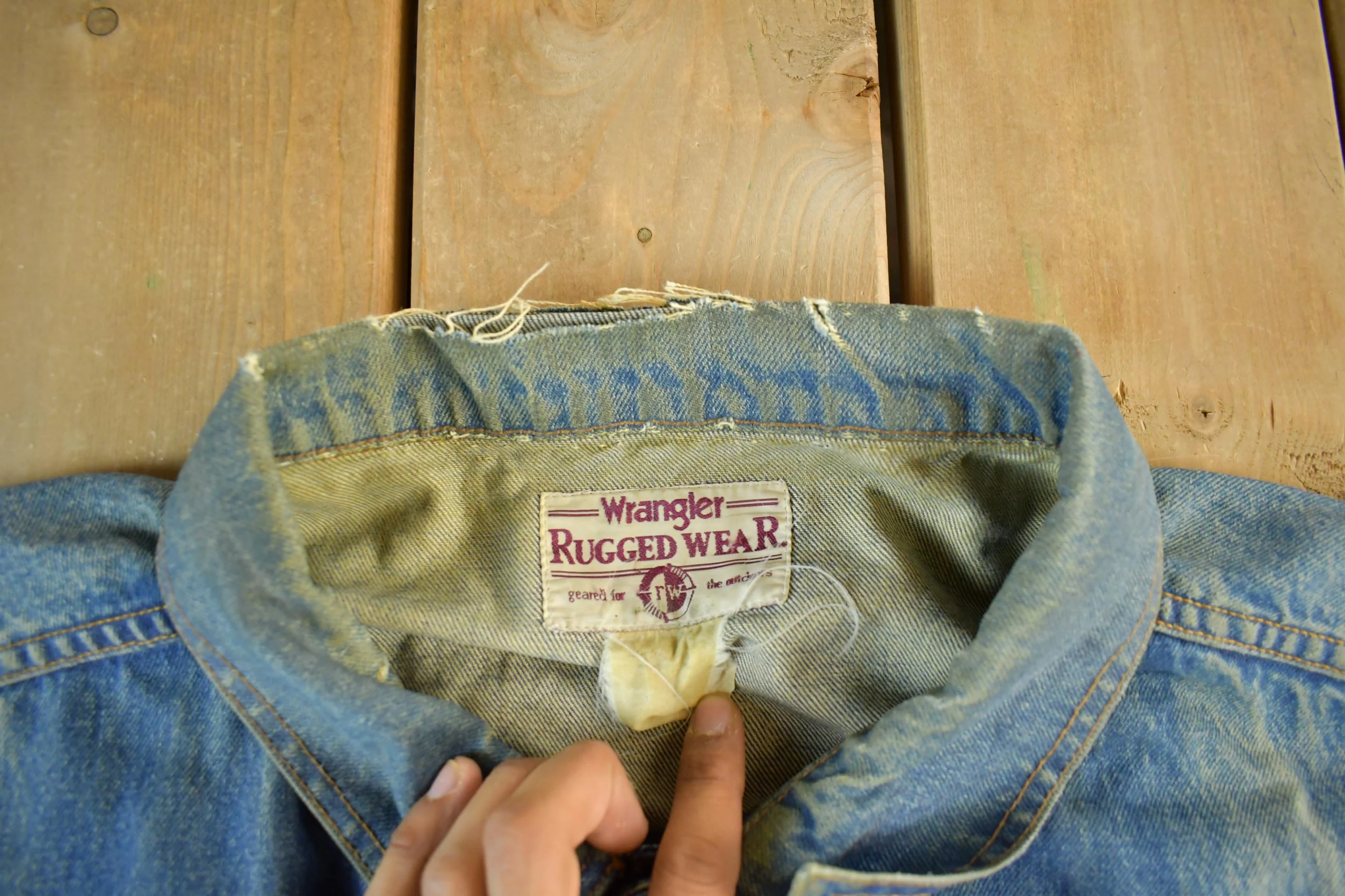 Vintage 1990s Wrangler Rugged Wear Denim Jean Trucker Jacket Men's 2XL - Image 4