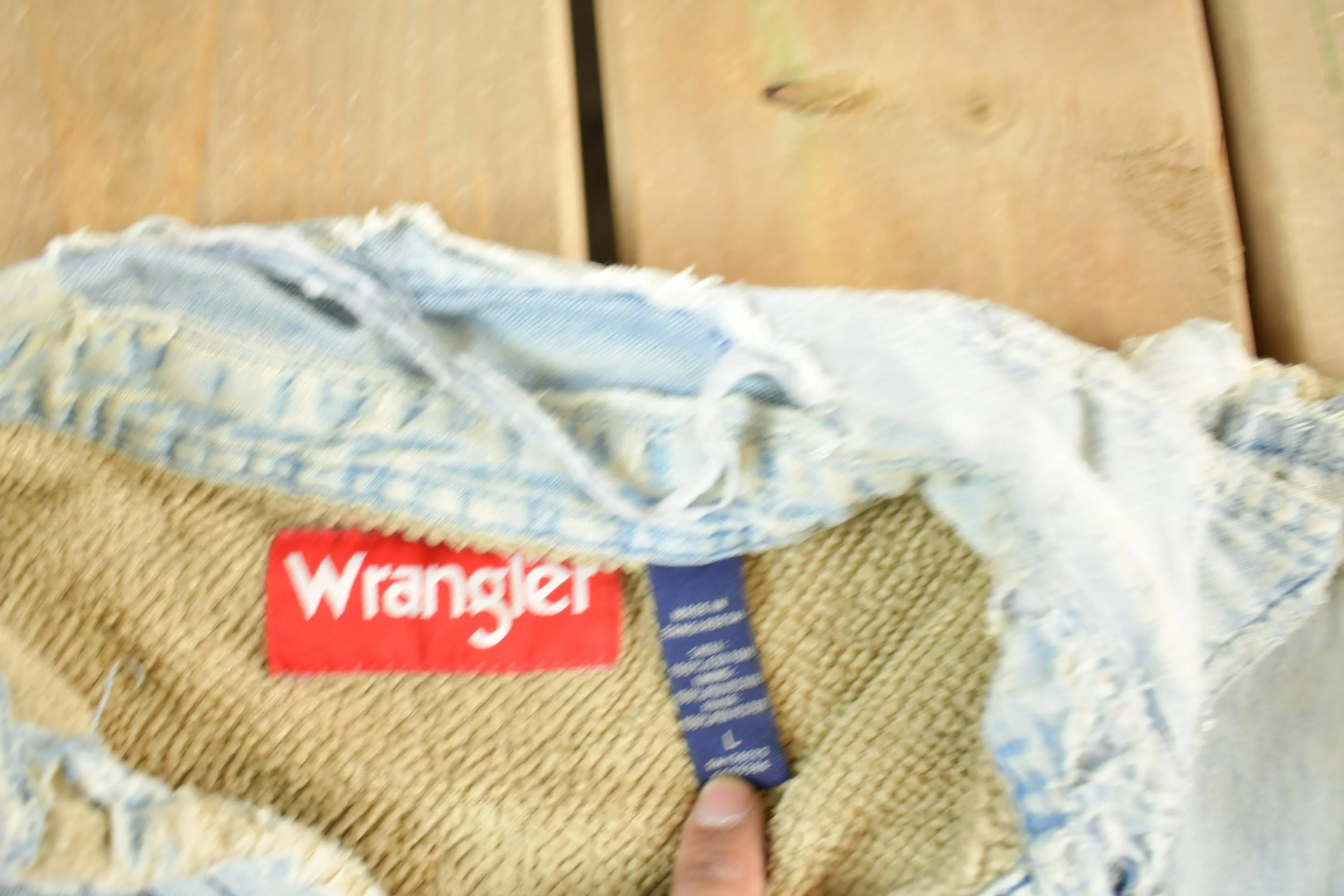 Vintage 1990s Wrangler Thrashed Distressed Lined Denim Button Up Shirt Men's Large - Image 6