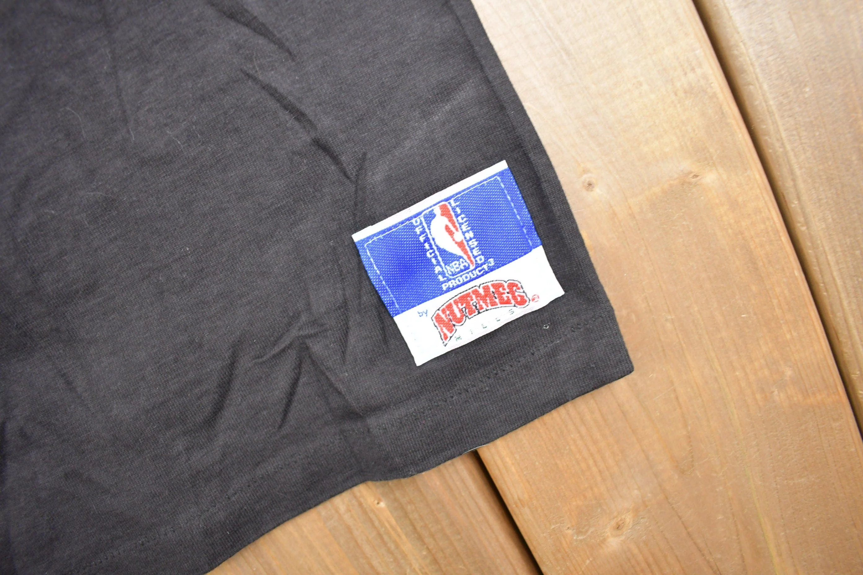 Vintage 1992 Chicago Bulls NBA World Champions Embroidered T-Shirt Men's Large - Image 4