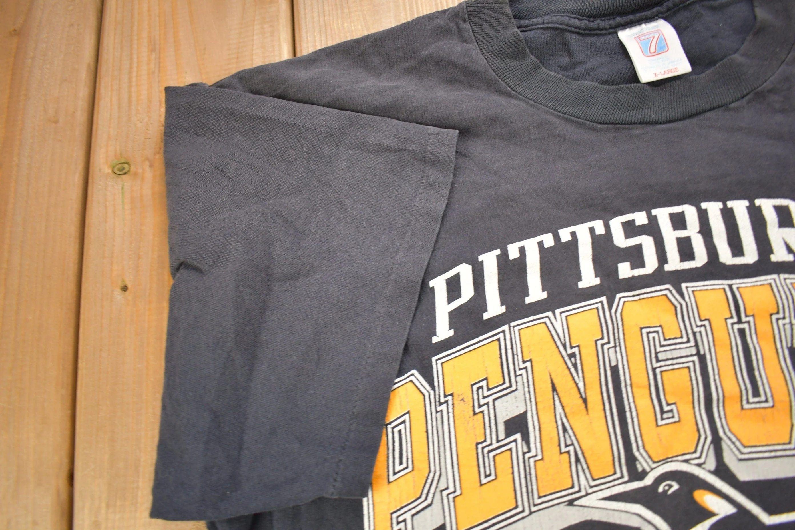 Vintage 1992 Pittsburgh Penguins NHL Graphic Logo 7 T-Shirt Men's XL - Image 4