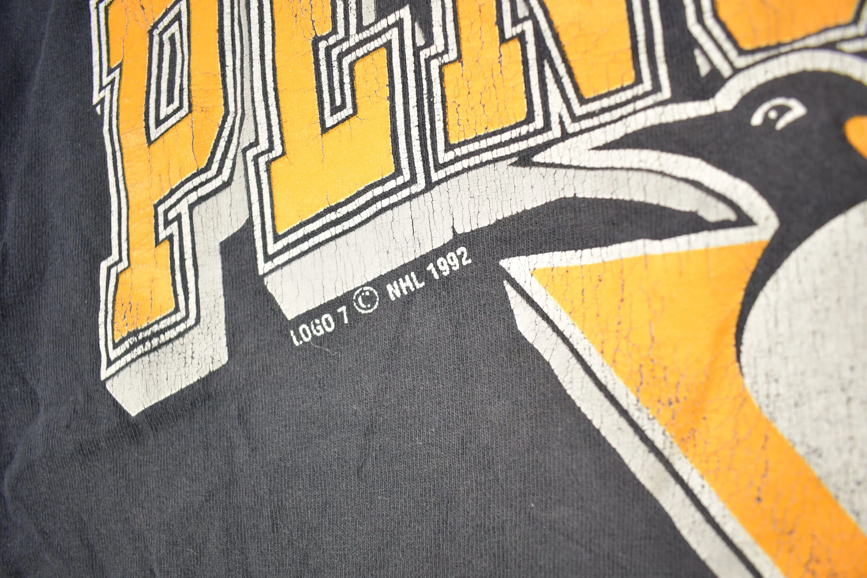 Vintage 1992 Pittsburgh Penguins NHL Graphic Logo 7 T-Shirt Men's XL - Image 5