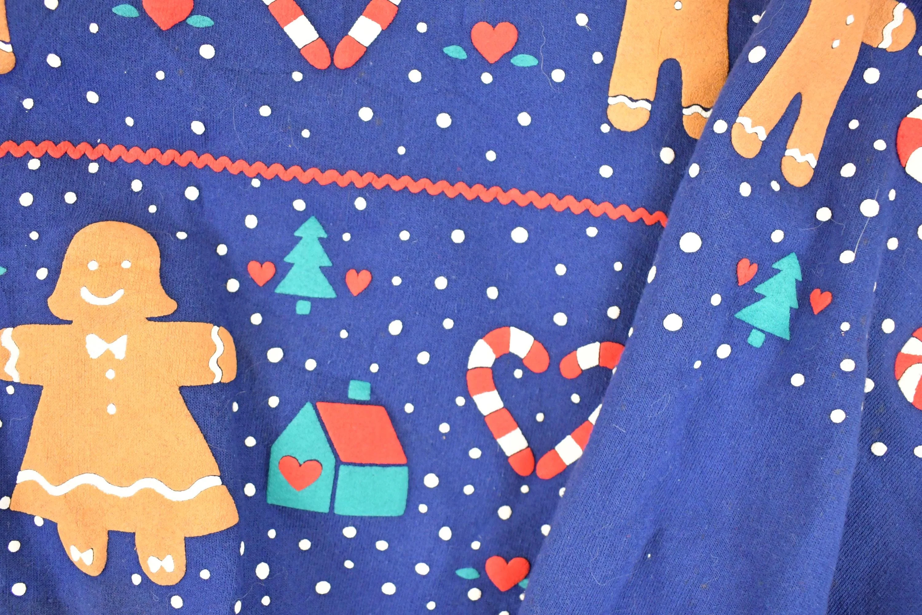 Vintage 1994 Gingerbread Man AOP Double Collar Christmas Graphic Print Crewneck Sweatshirt Women's S - Image 3