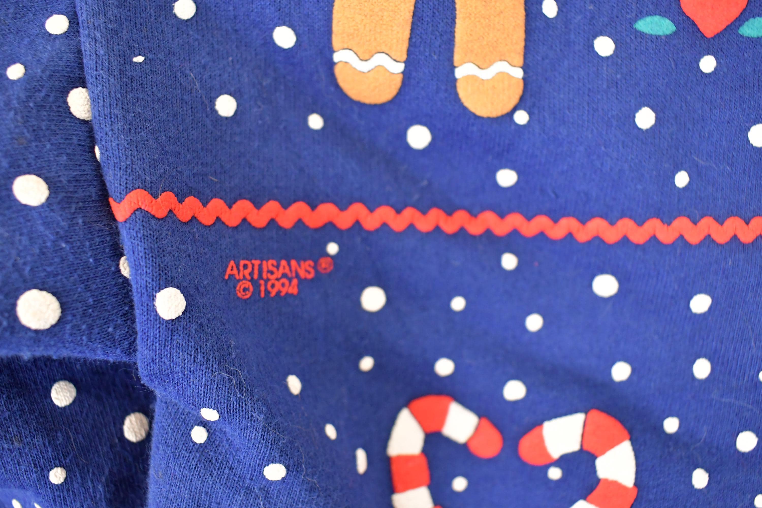 Vintage 1994 Gingerbread Man AOP Double Collar Christmas Graphic Print Crewneck Sweatshirt Women's S - Image 4