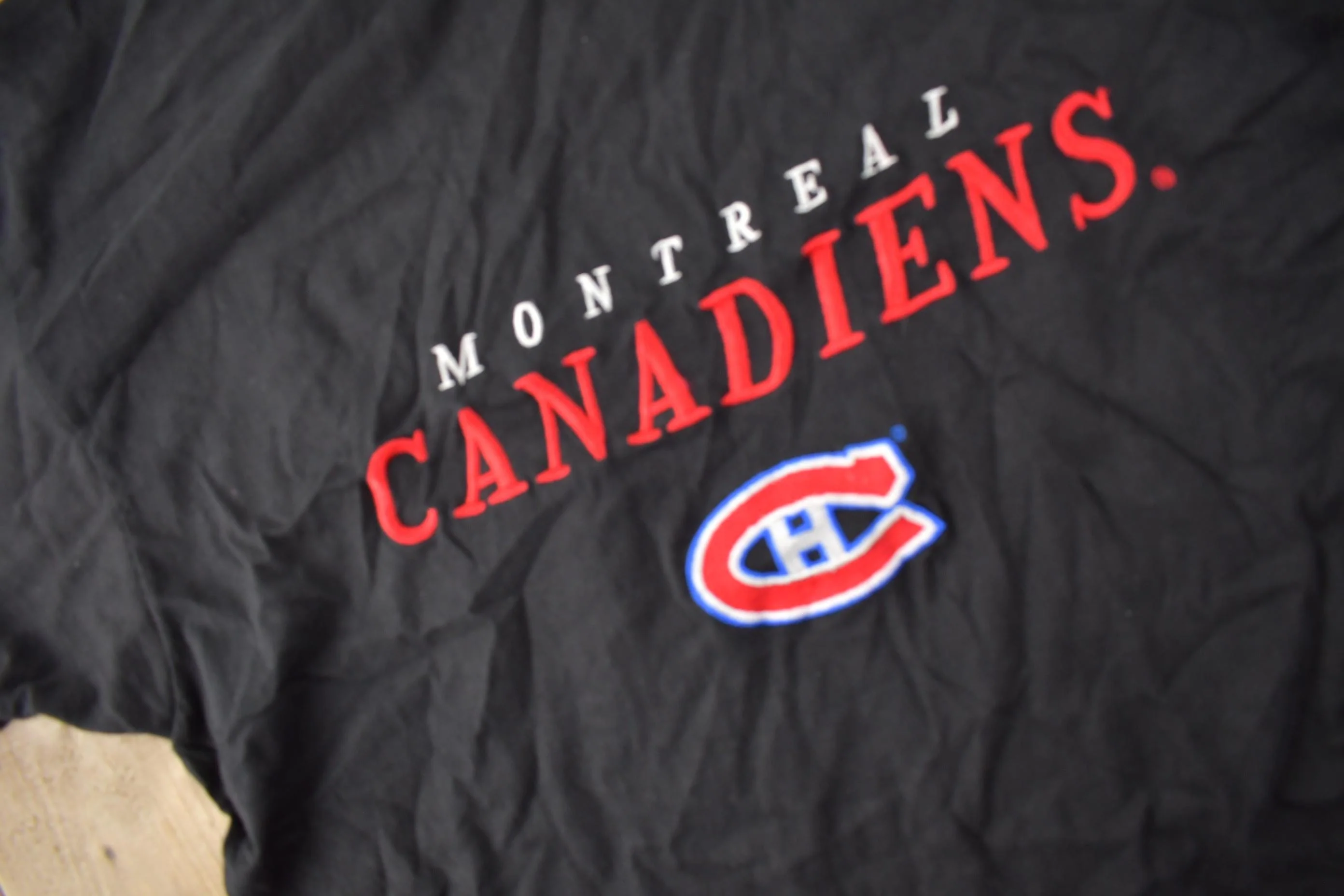 Vintage 1994 Montreal Canadiens NHL Embroidered T-Shirt Men's Medium - Image 3