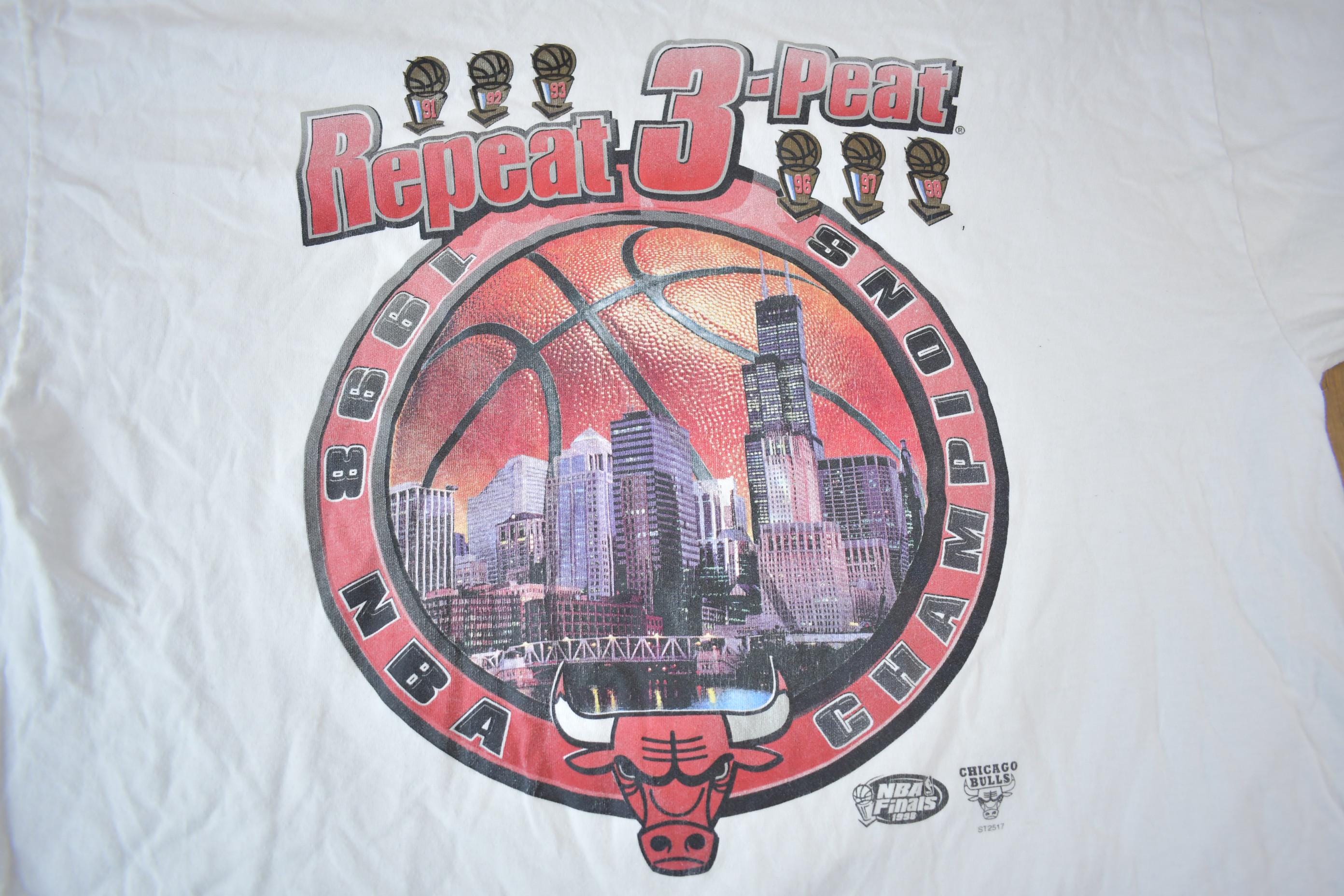 Vintage 1998 Chicago Bulls NBA Champions 3 Peat Starter T-Shirt Men's XL - Image 3