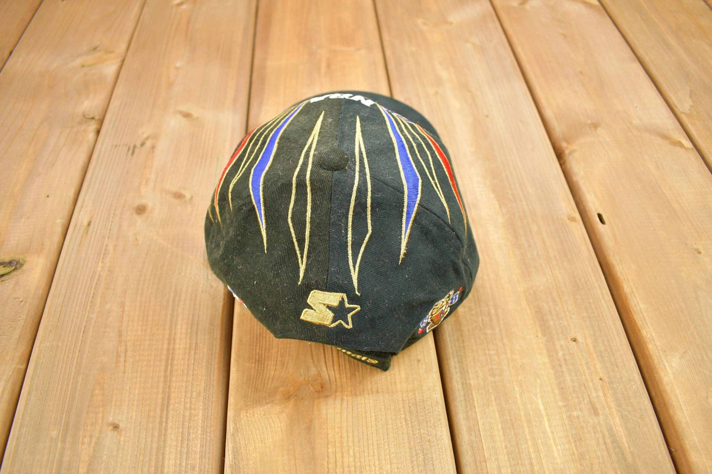 Vintage 1998 Chicago Bulls NBA Champions Starter Stripes Strap Back Hat - Image 4