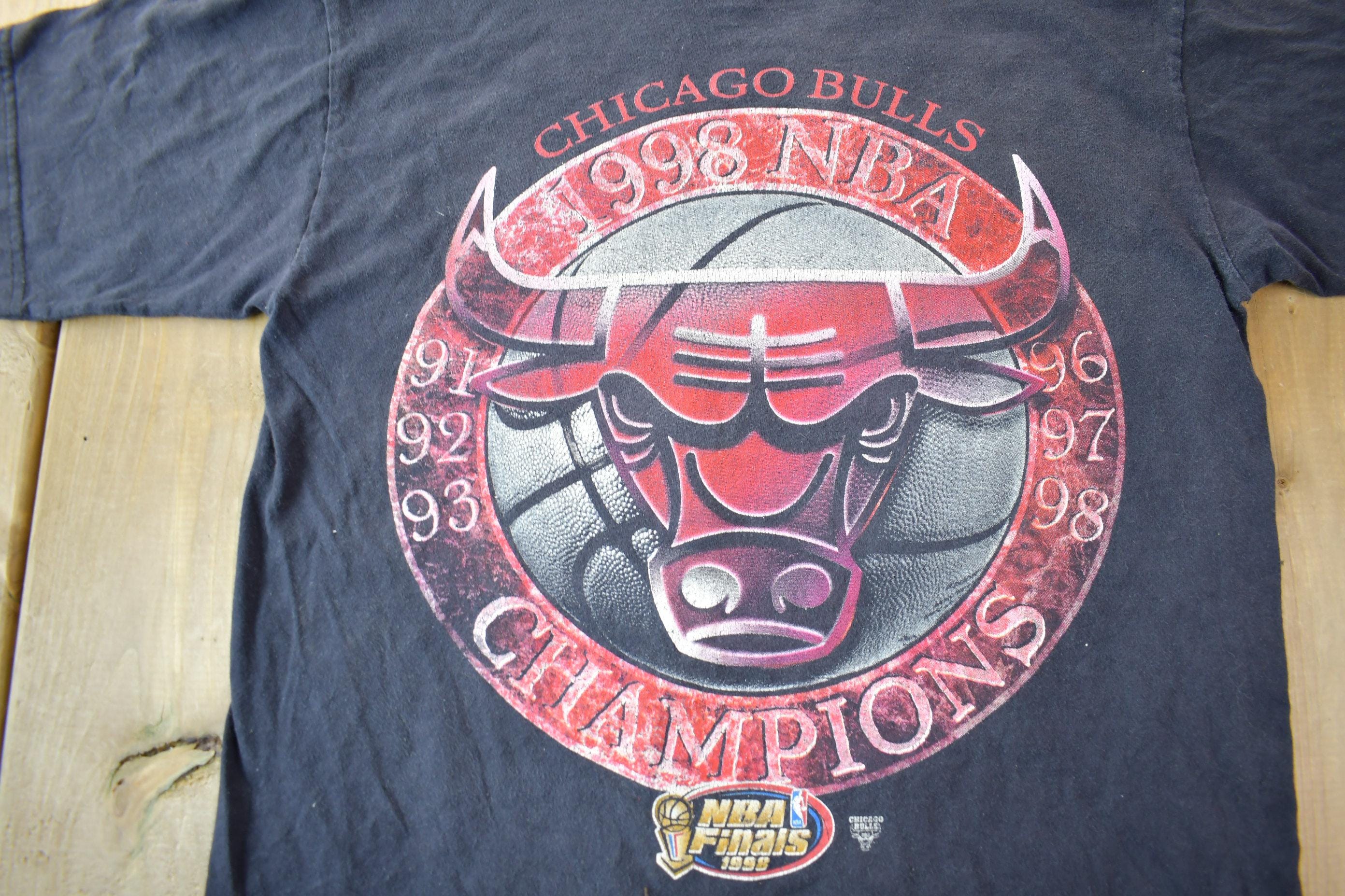 Vintage 1998 NBA Chicago Bulls Champions Graphic T-Shirt Men's Medium - Image 3