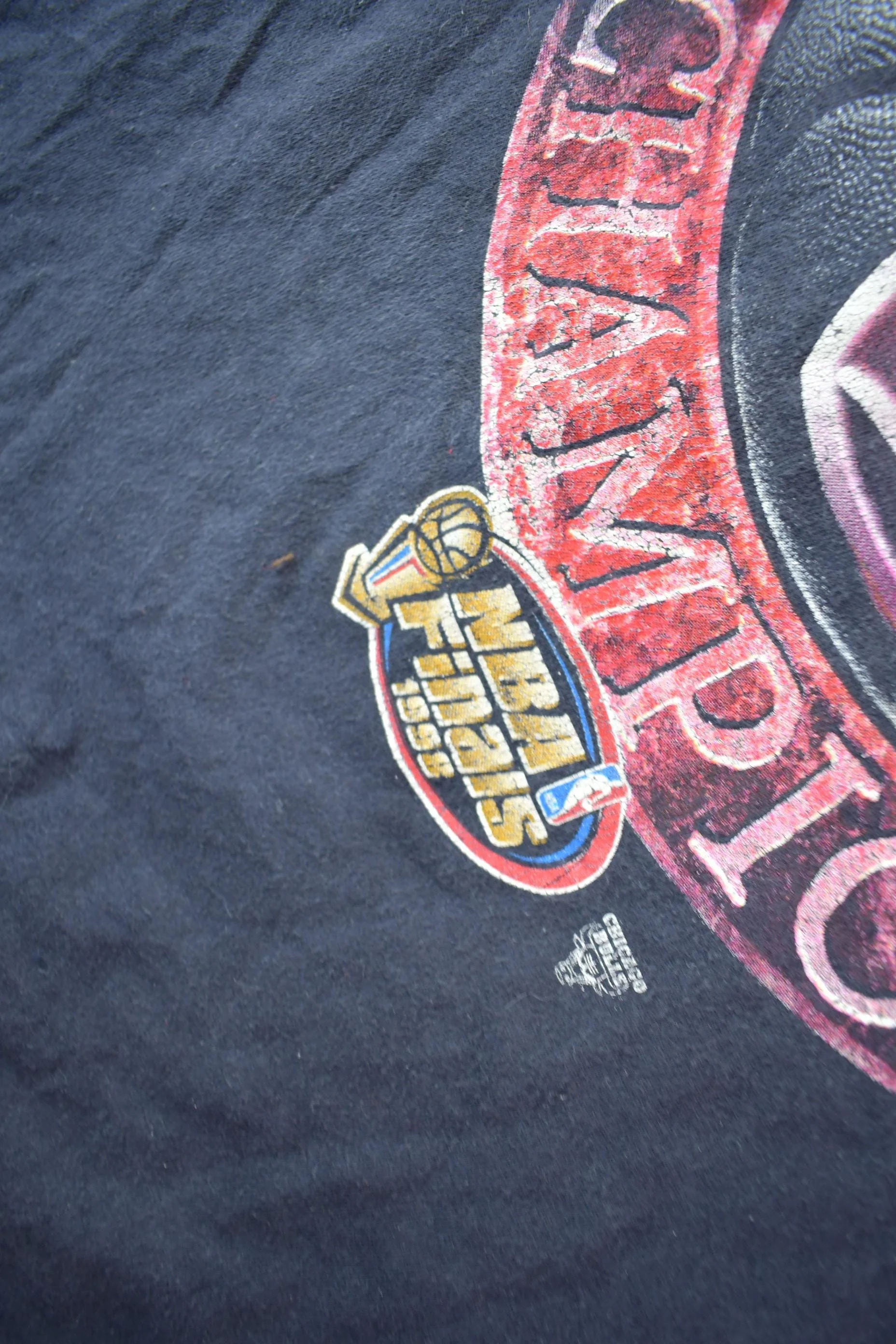 Vintage 1998 NBA Chicago Bulls Champions Graphic T-Shirt Men's Medium - Image 5