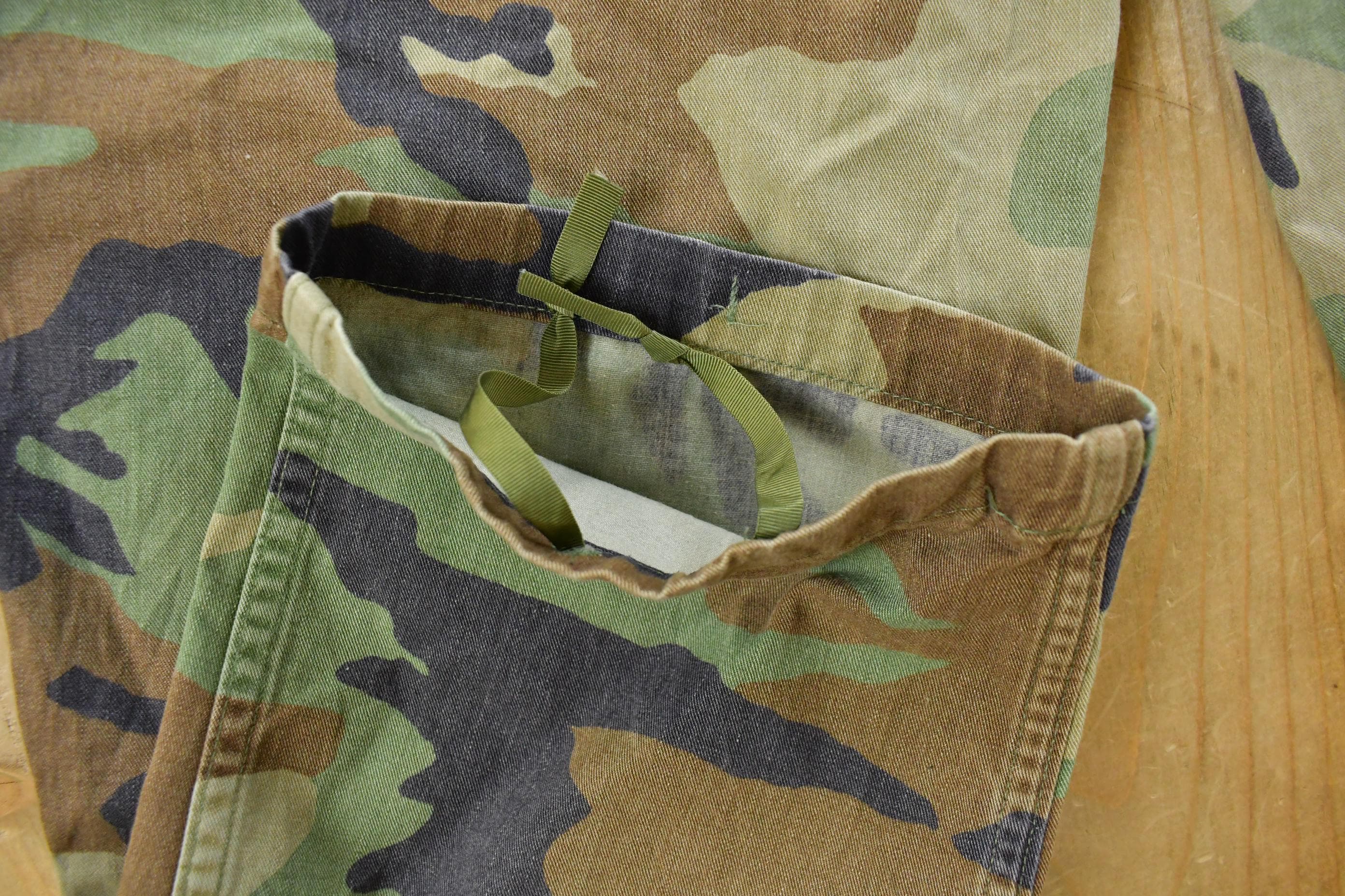 Vintage 2000s Army Military Woodland Camo Cargo Pants Men's Medium - Image 9