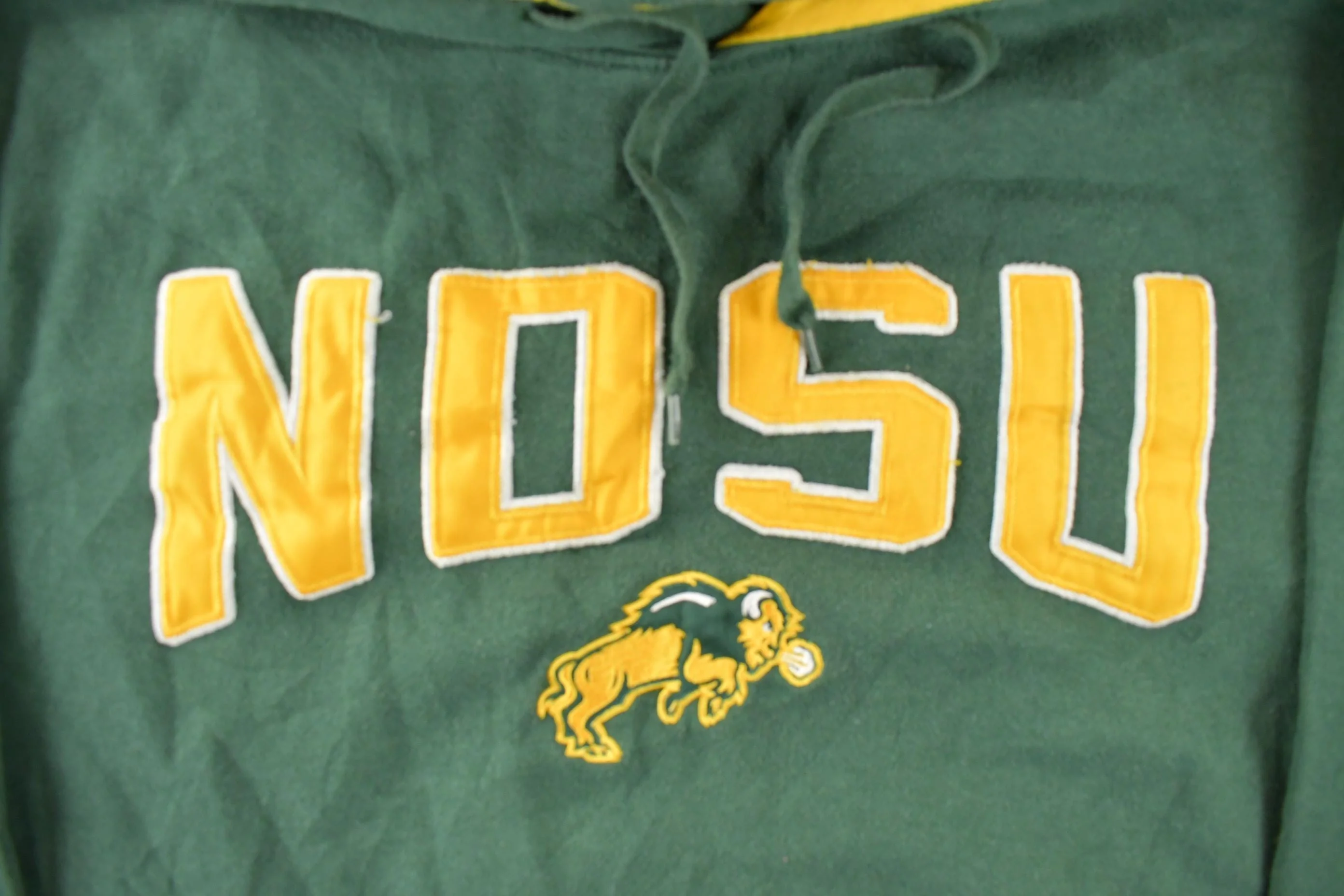 Vintage 2000s North Dakota State University Hoodie Sweatshirt Mens Small - Image 4