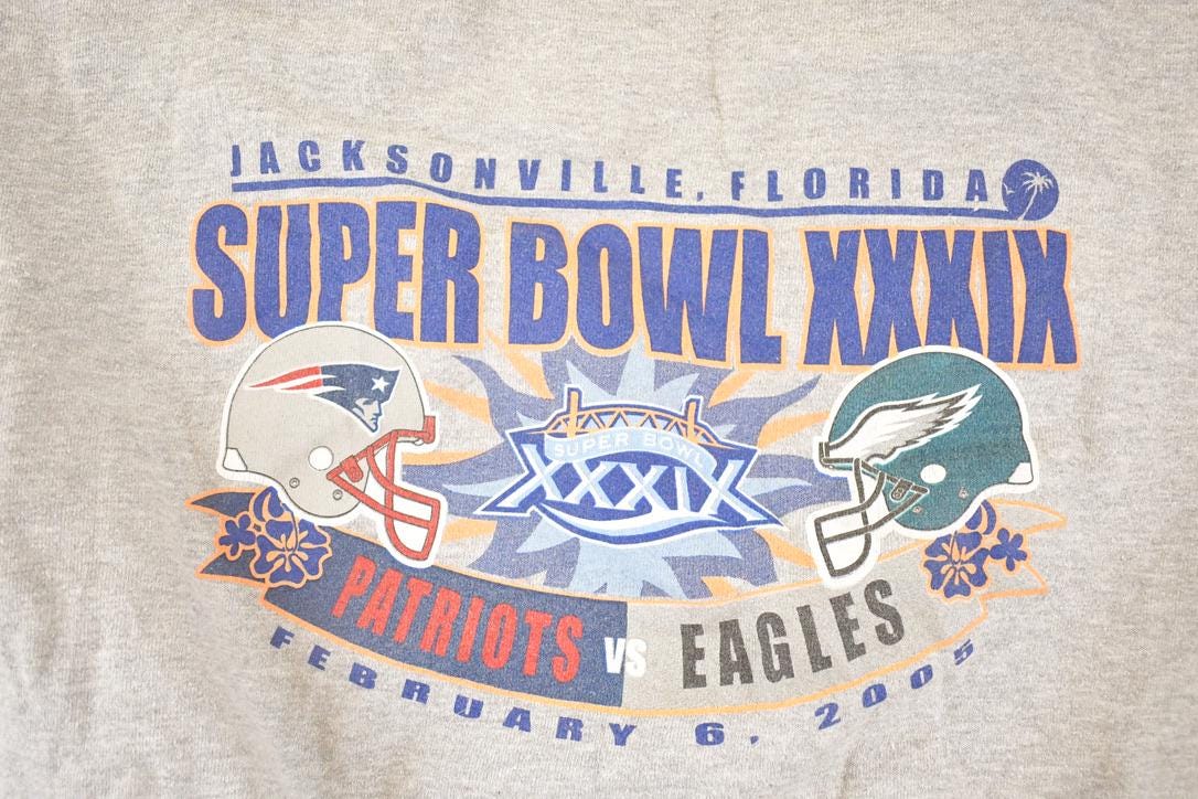 Vintage 2005 Patriots Vs Eagles Super Bowl Football Crewneck Sweatshirt Men's L - Image 3