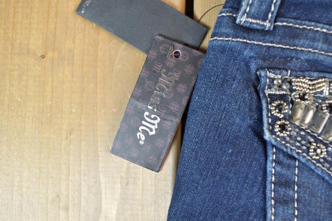 Vintage Deadstock Y2K Miss Me Bedazzled Low Rise Jeans Women's 26 x 31 - Image 5