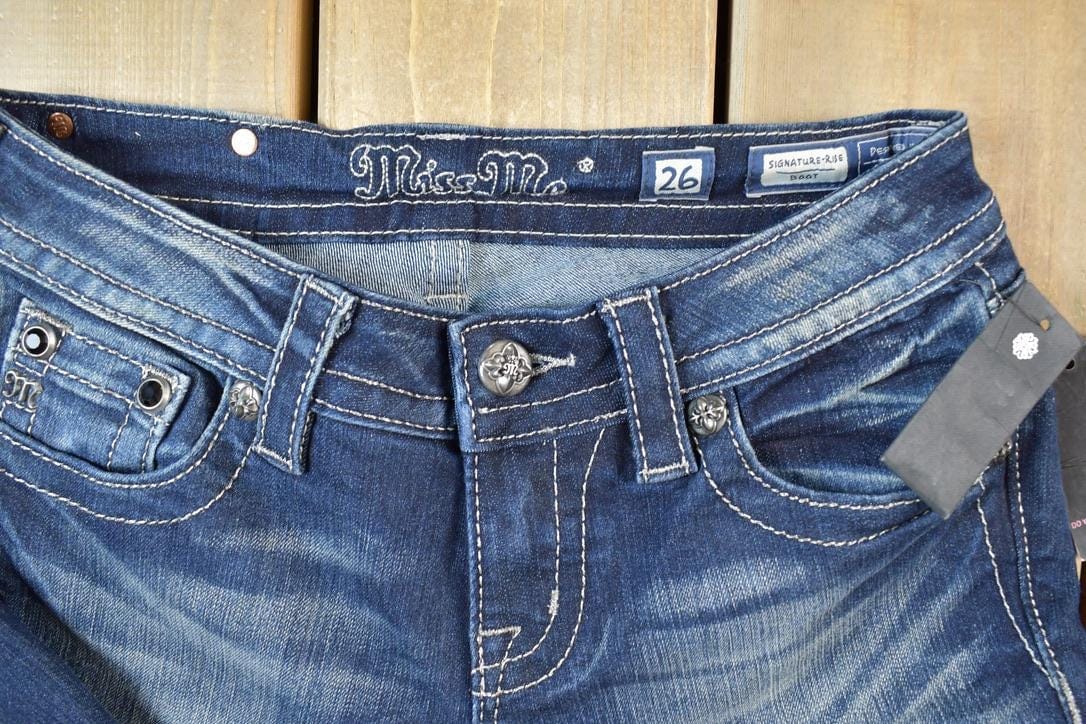 Vintage Deadstock Y2K Miss Me Bedazzled Low Rise Jeans Women's 26 x 31 - Image 6