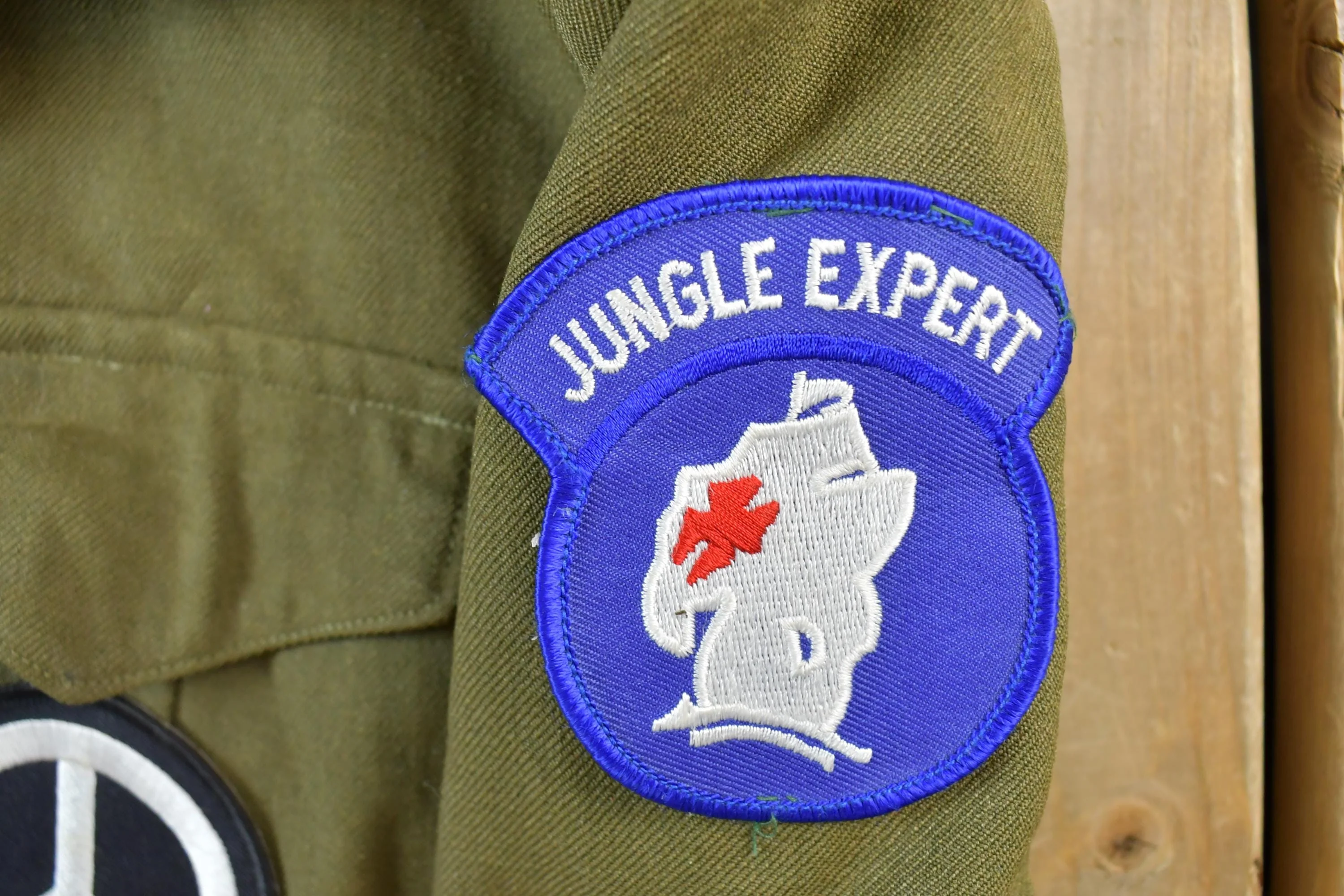 Vintage Military Jungle Expert Peace Sign Button Up Army Jacket - Image 5
