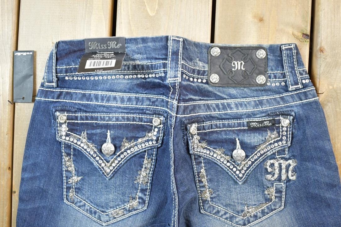 Vintage Y2K Deadstock Miss Me Bedazzled Low Rise Jeans Women's 26 x 31 - Image 4