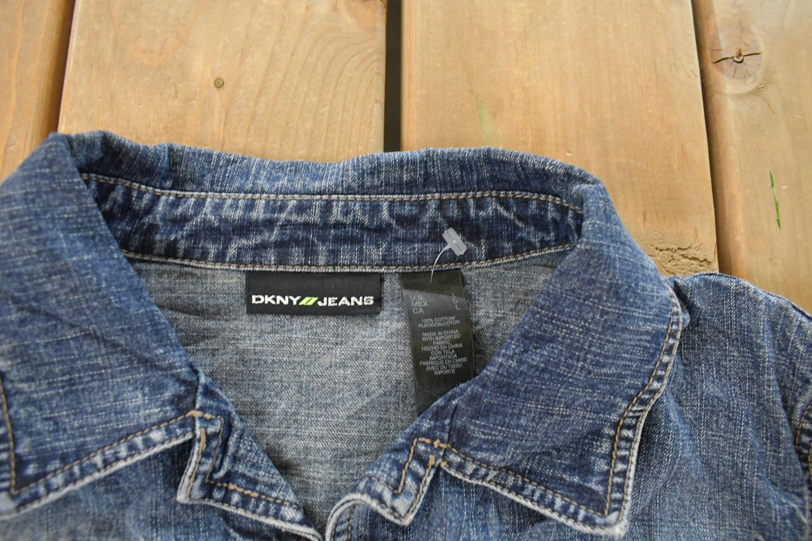 Vintage Y2K DKNY Denim Trucker Jean Jacket Women's Small - Image 4