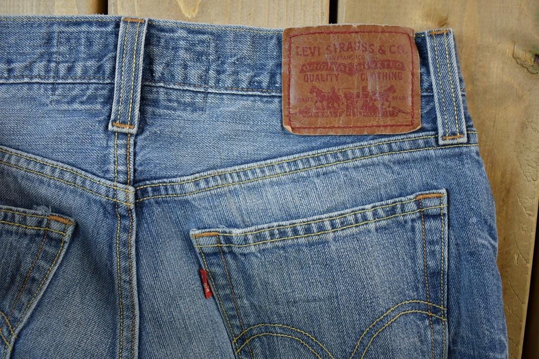 Vintage Y2K Levi Strauss Low Boot Cut Red Tab Denim Jeans Women's 24 x 30 - Image 4