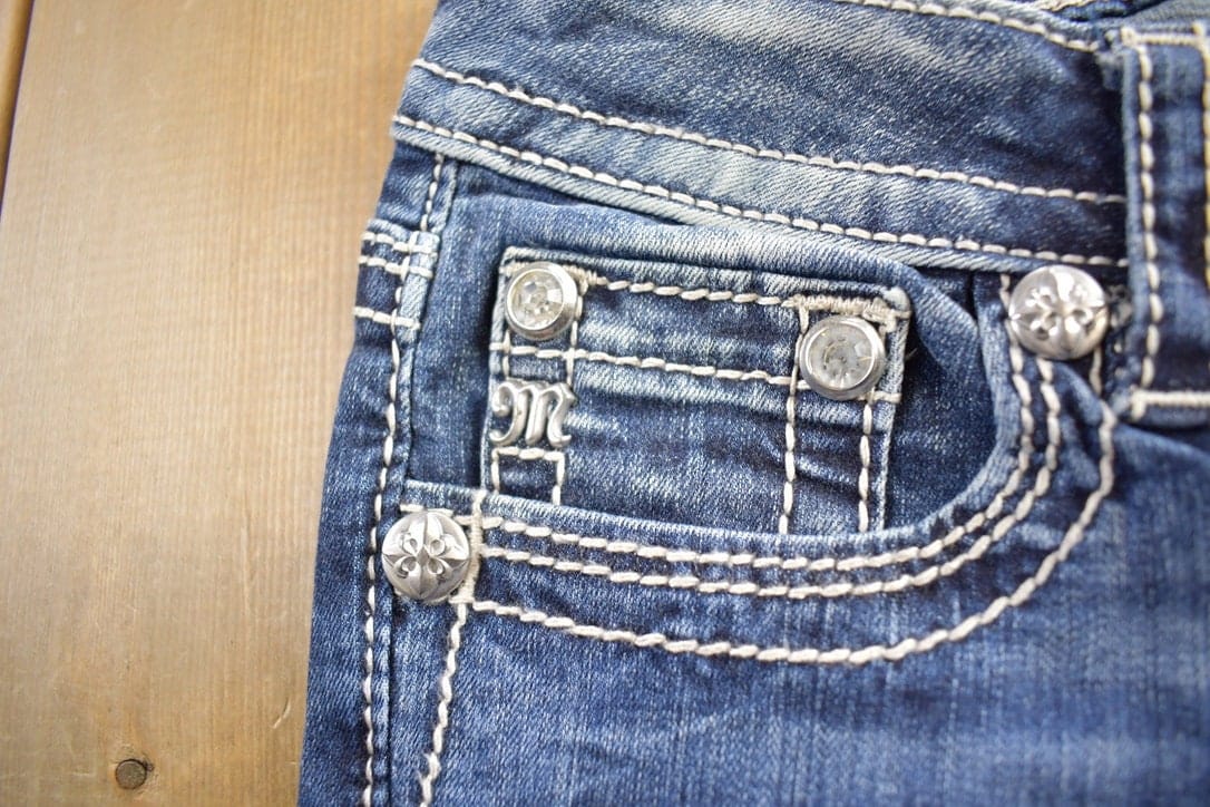 Vintage Y2K Miss Me Bedazzled Boot Cut Low Rise Jeans Women's 26 x 33 - Image 6