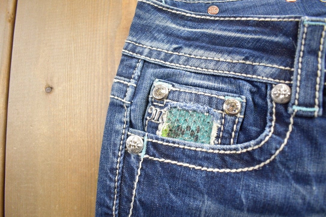 Vintage Y2K Miss Me Bedazzled Cowgirl Western Boot Cut Low Rise Jeans Women's 26 x 33 - Image 5