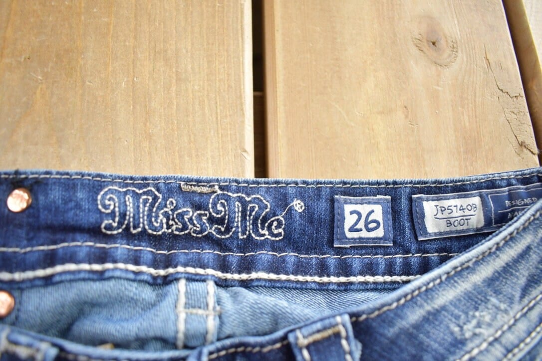 Vintage Y2K Miss Me Bedazzled Cowgirl Western Boot Cut Low Rise Jeans Women's 26 x 33 - Image 7