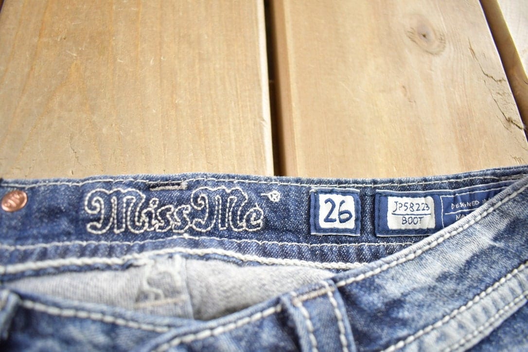 Vintage Y2K Miss Me Bedazzled Cowgirl Western Boot Cut Low Rise Jeans Women's 26 x 33 - Image 7