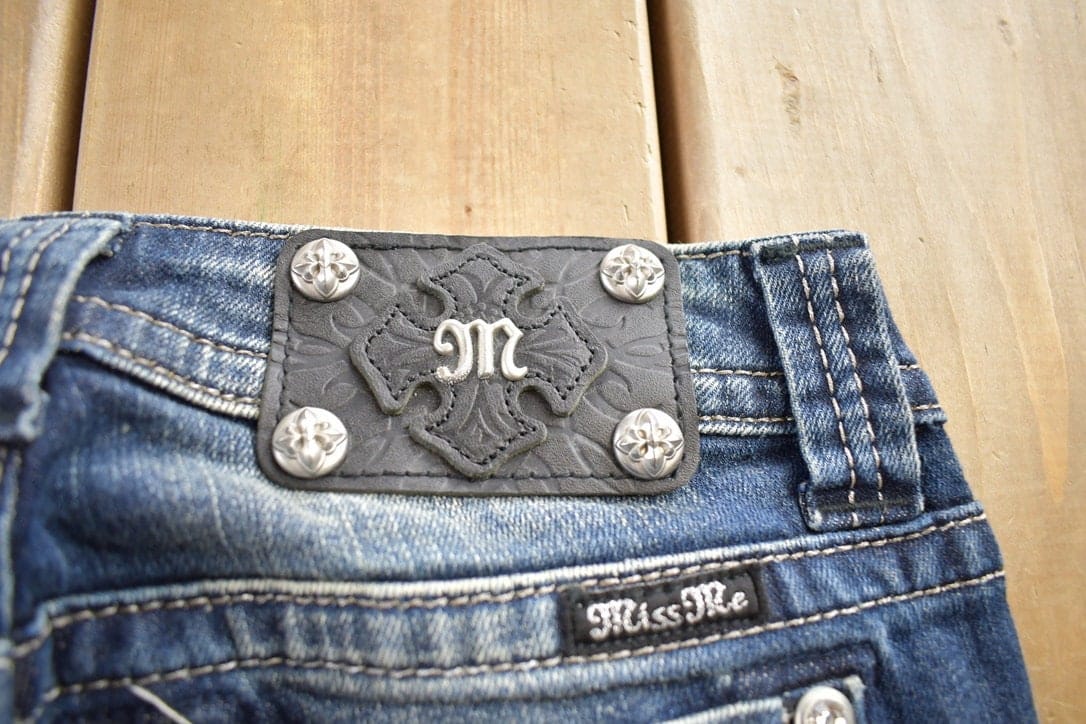 Vintage Y2K Miss Me Bedazzled Embroidered Boot Cut Low Rise Jeans Women's 26 x 33 - Image 7