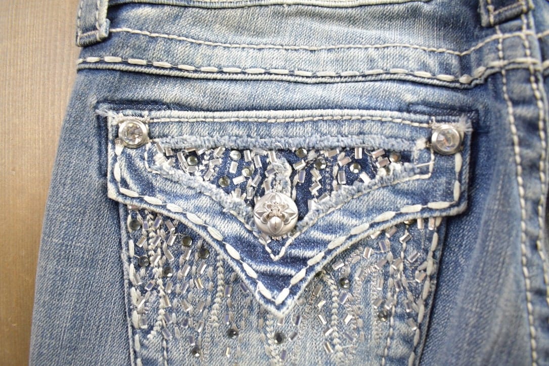 Vintage Y2K Miss Me Bedazzled Embroidered Boot Cut Low Rise Jeans Women's 26 x 33 - Image 3