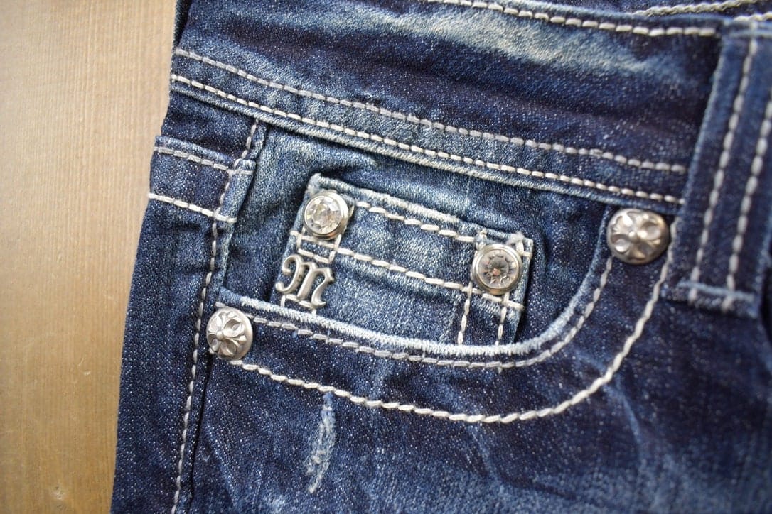 Vintage Y2K Miss Me Bedazzled Embroidered Boot Cut Low Rise Jeans Women's 26 x 33 - Image 4